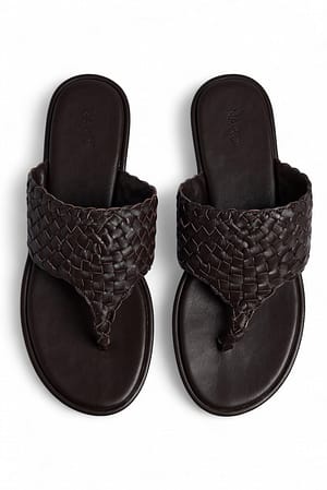 Brown Sandales tressées en cuir