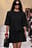 Vestido mini con cordón y hombreras