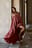 Minikleid mit Volant und Schleppe
