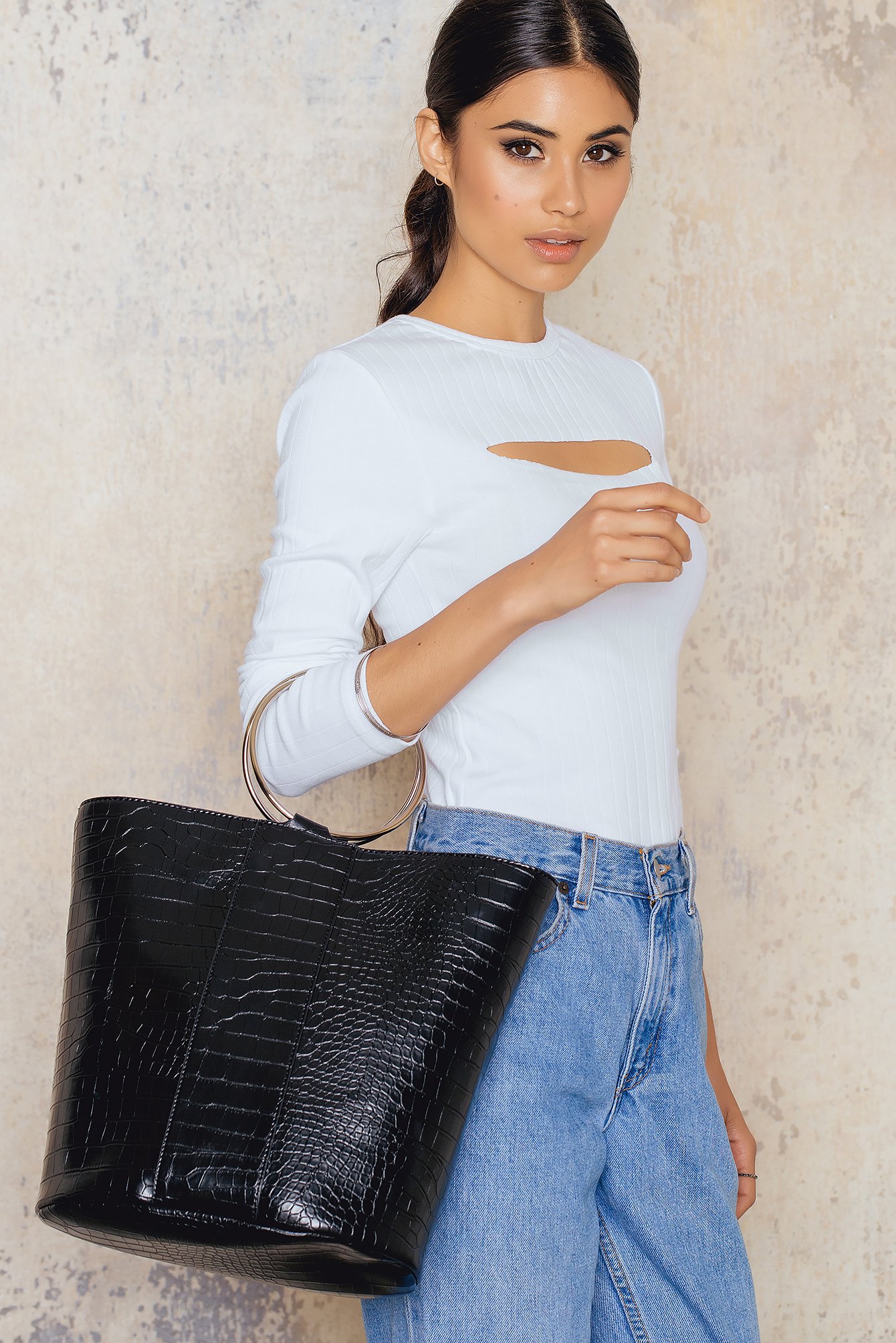 Ring Handle Bucket Bag Black NAKD