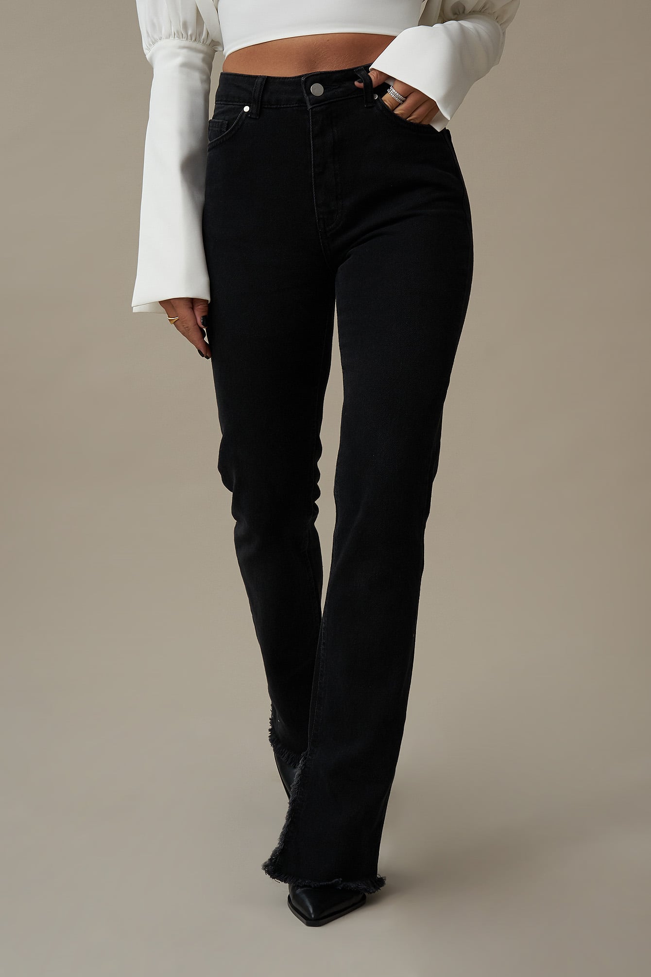 Hanna Schönberg X Na-kd Highwaisted Raw Hem Straight Denim - Black display picture 1