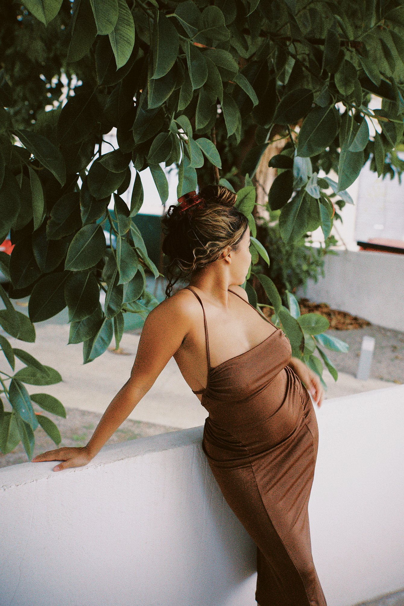 Brown Sukienka z odsłoniętymi plecami