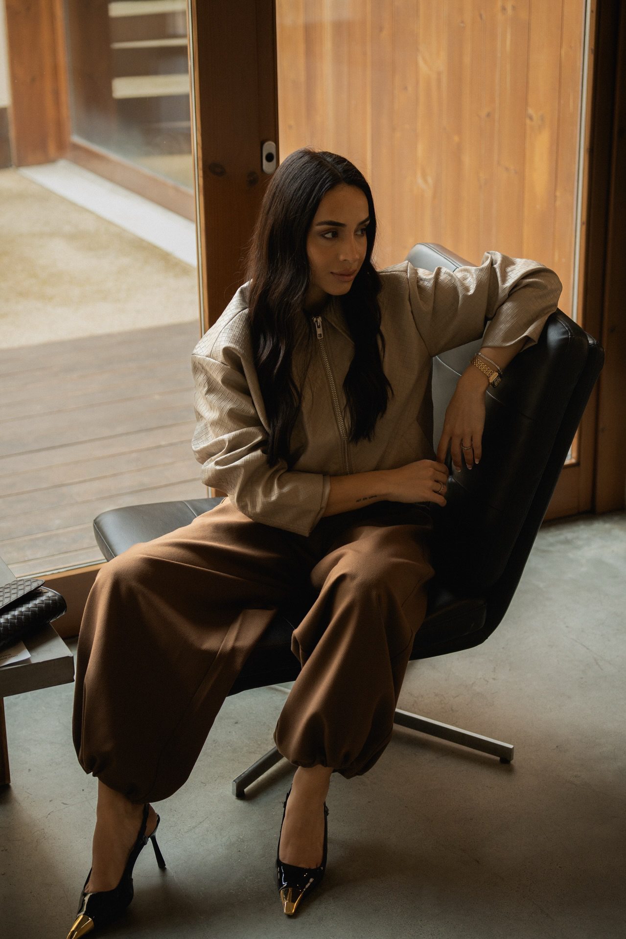Balloon hem mid waist pants brown — byxor med fickor från NA-KD