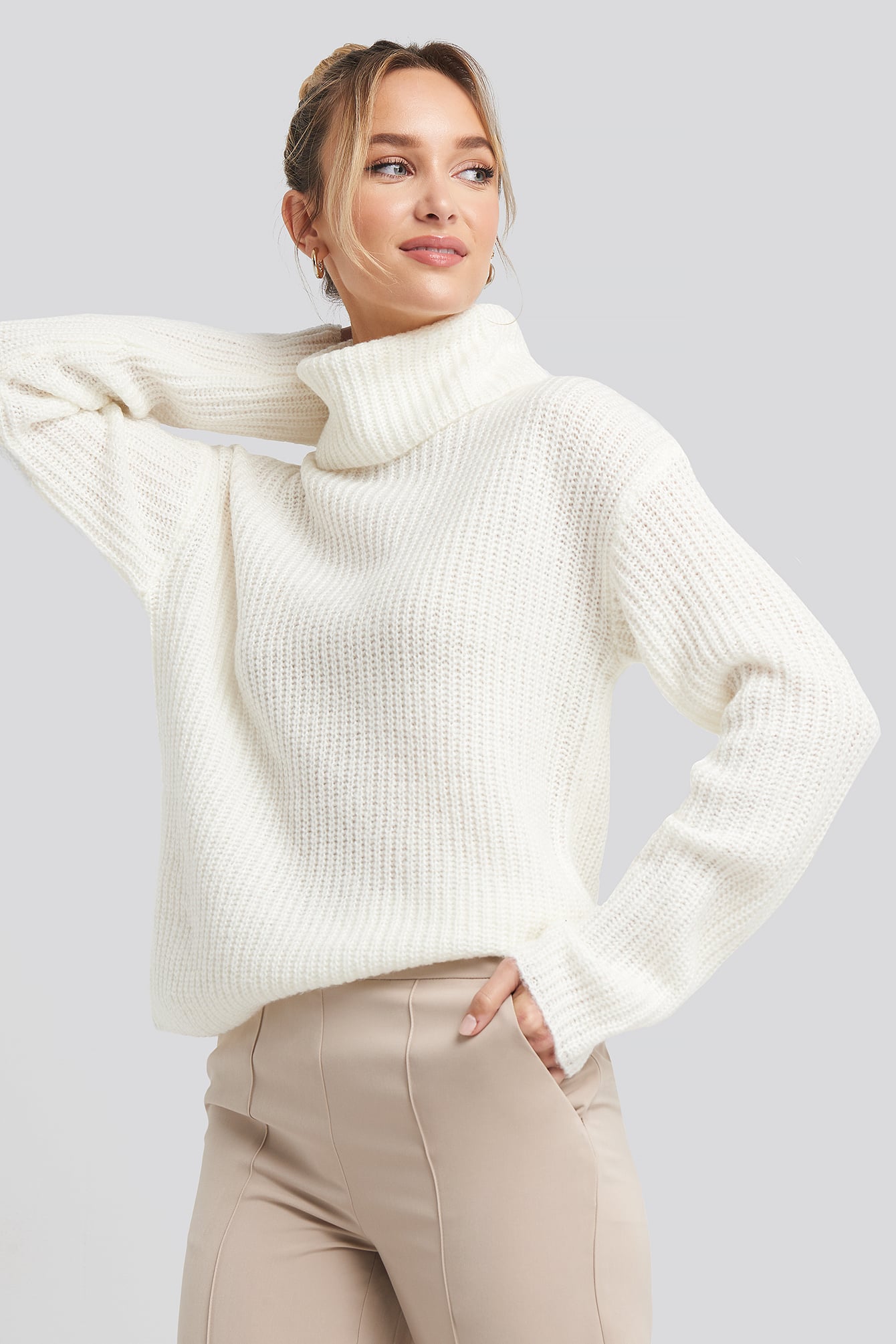 Big Turtleneck Knitted Sweater Weiß