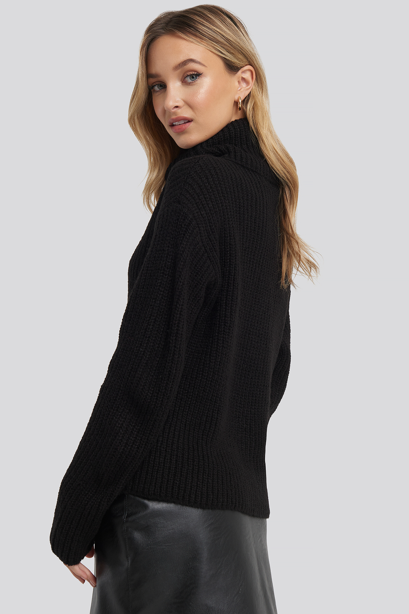 Big Turtleneck Knitted Sweater Black