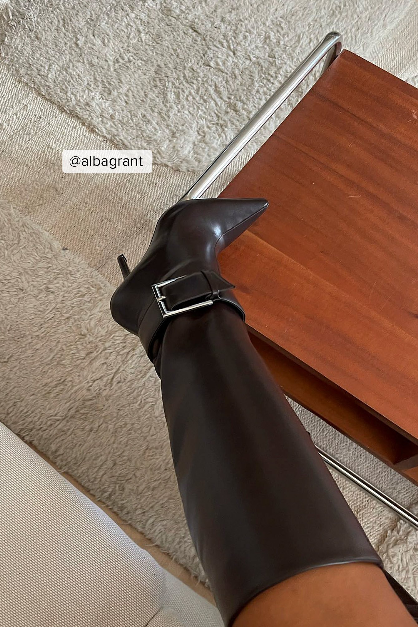 na-kd shoes -  Gummistiefel mit einem Schnallen-Detail - Brown