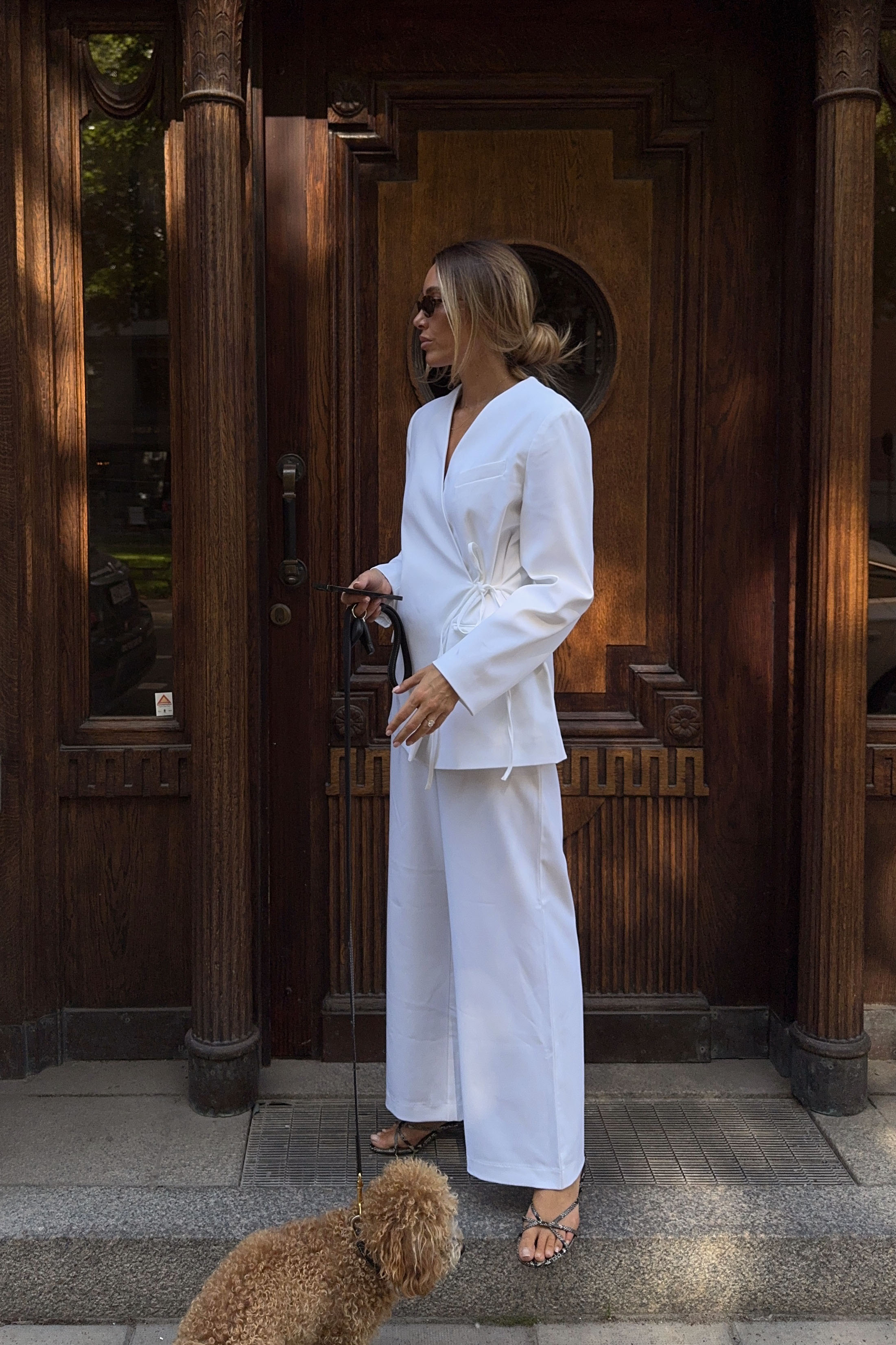 Wide leg mid waist pants white — byxor med fickor från NA-KD