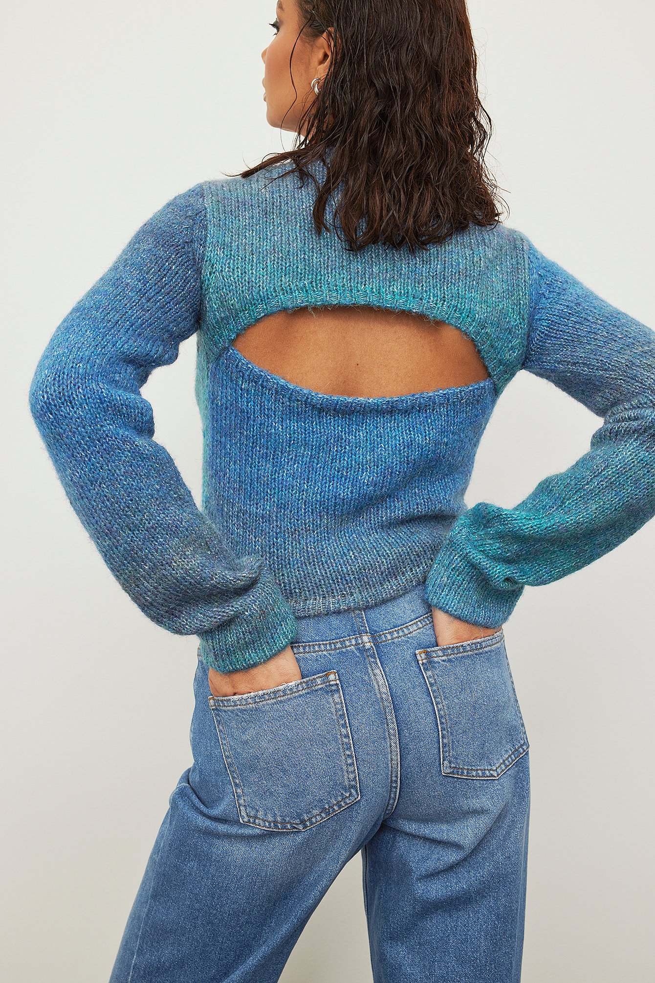 Blue Combo sweter z dzianiny odsłaniający plecy