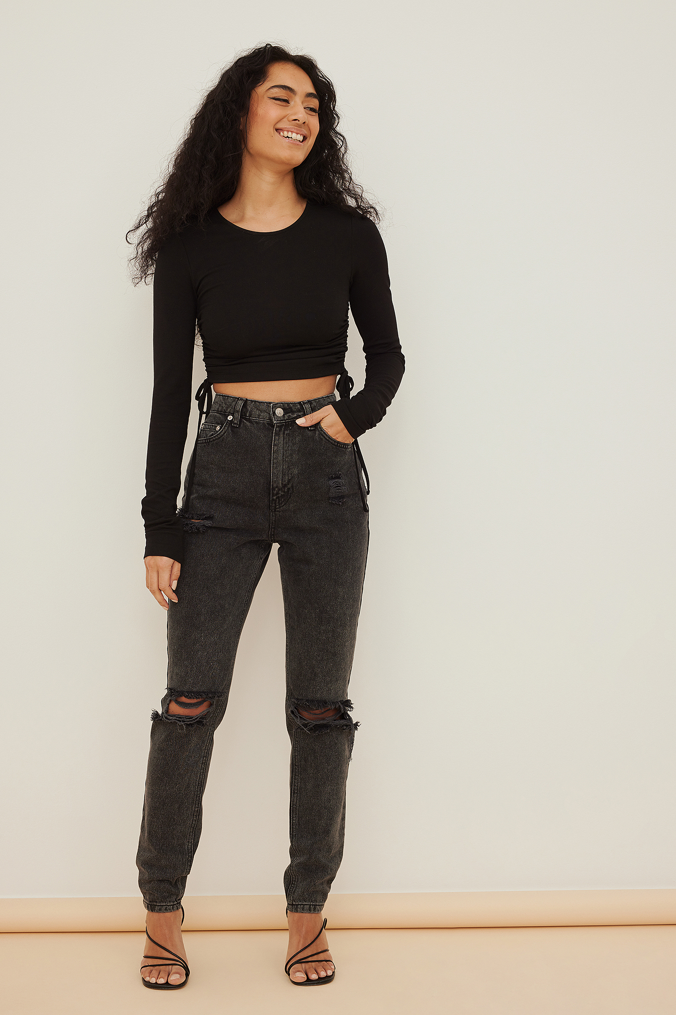STRAIGHT FIT JEANS MET SCHEUREN - Lichtblauw | ZARA Nederland / Netherlands