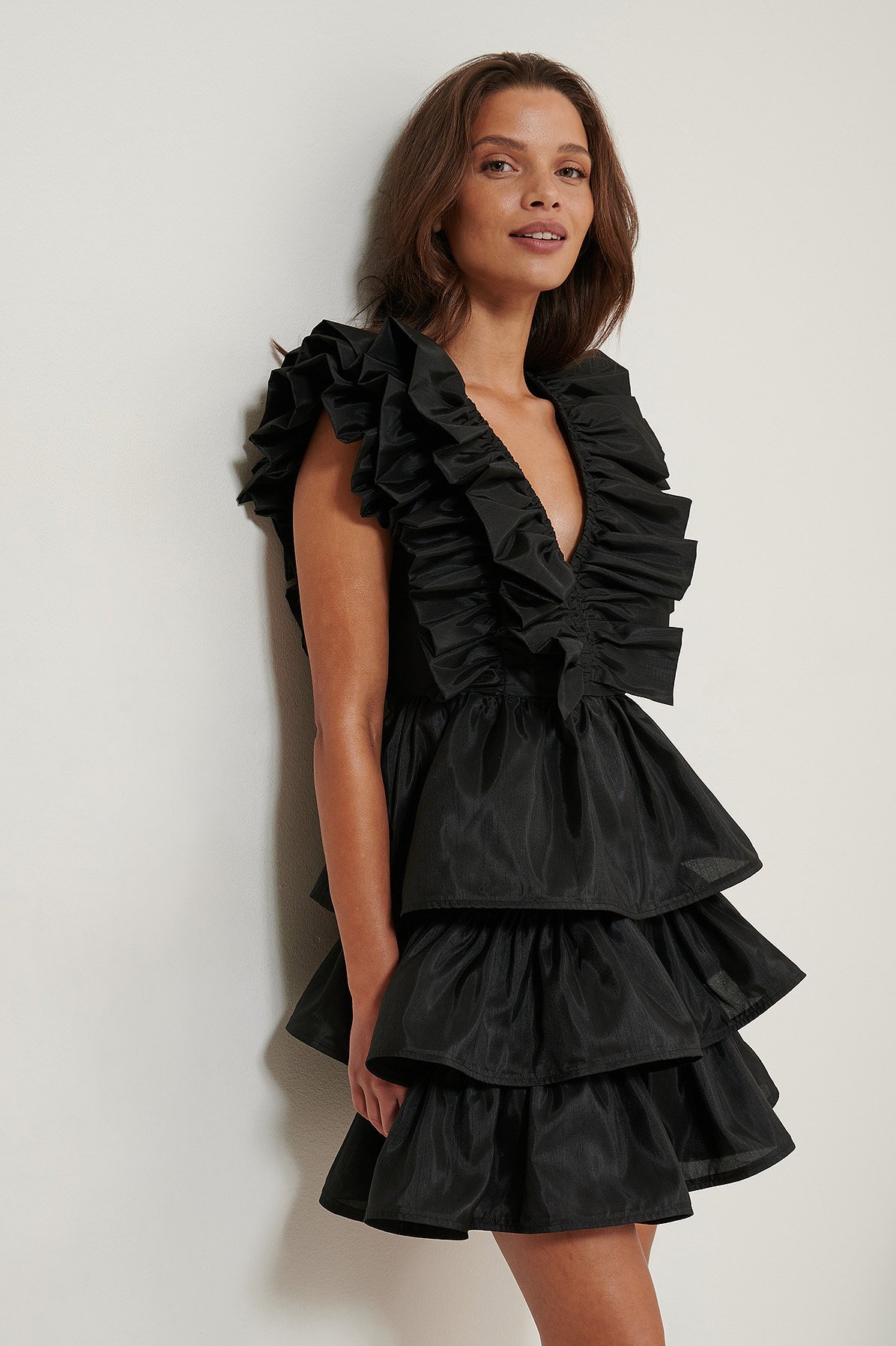 Volume Ruffle Dress Black | NA-KD