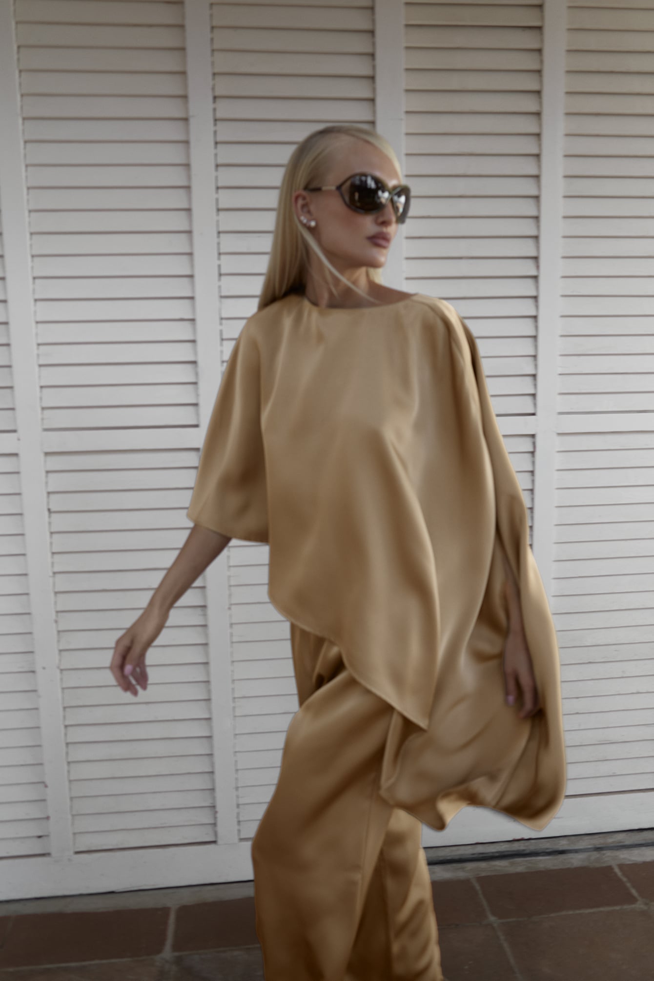 Lovisa Worge x NA-KD Asymmetrisk topp i satin - Toppar - Beige - EU 32 - NA-KD / NAKD