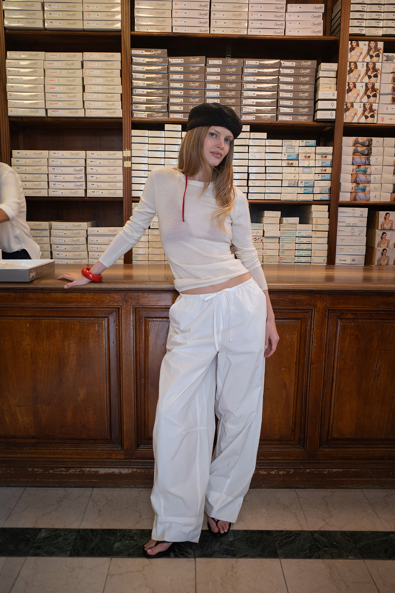 Barrel cotton pants white — byxor med fickor från NA-KD