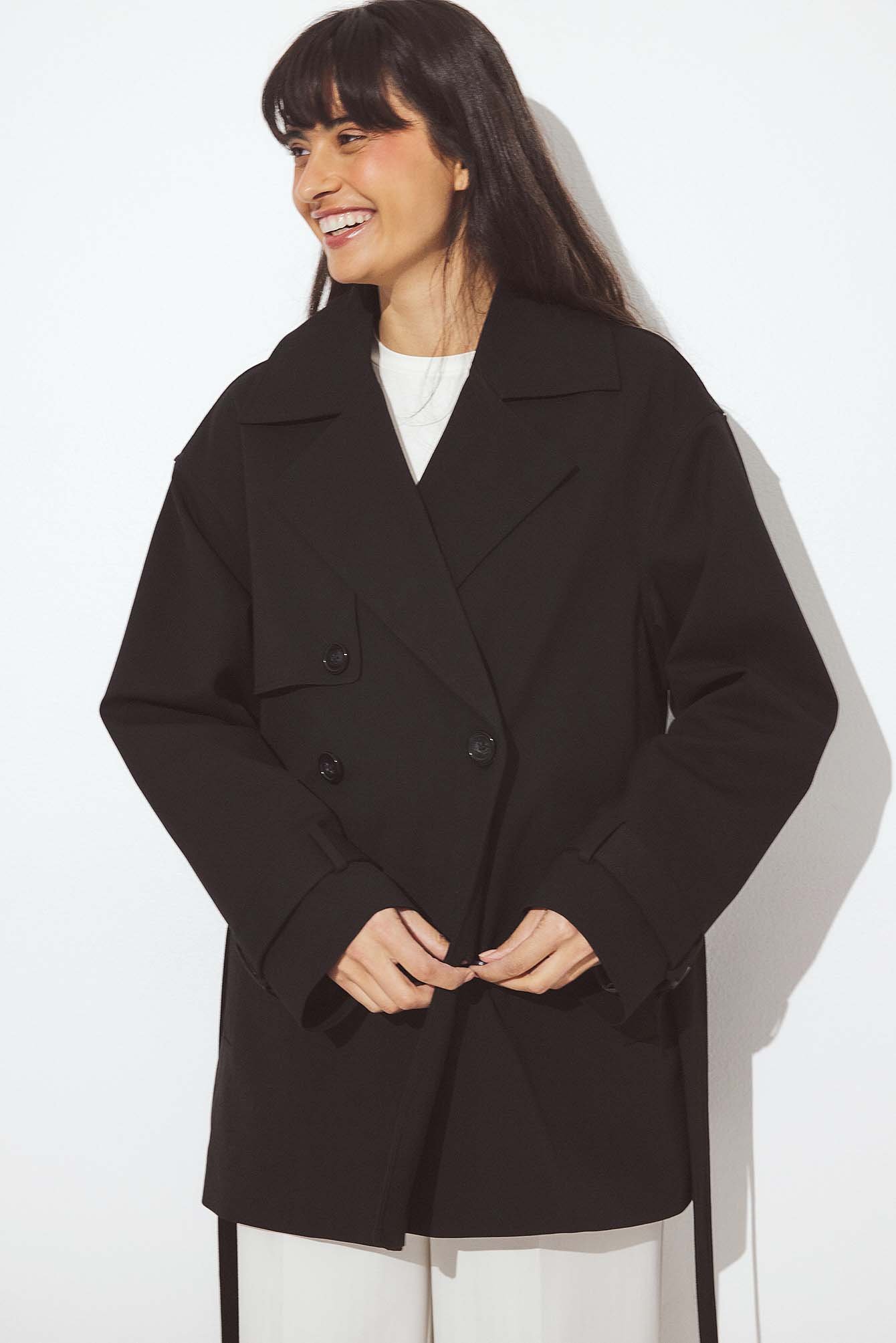 Short belted trenchcoat