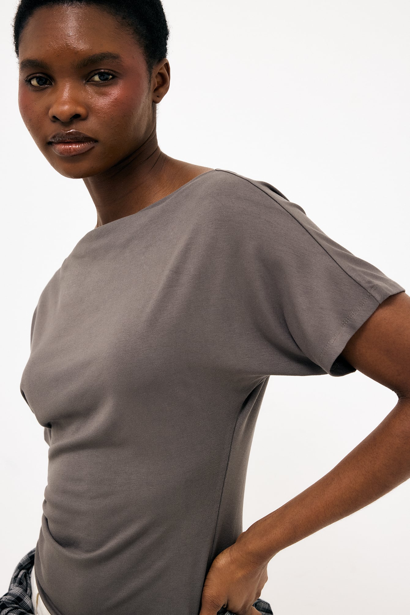 Boat Neck T-Shirt Brown | NA-KD