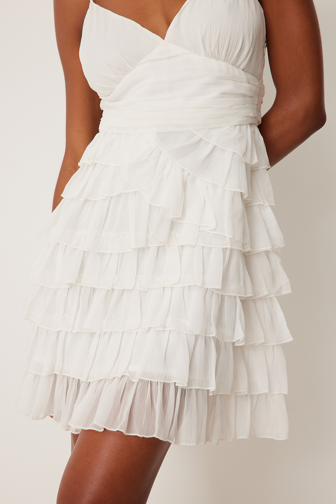Kleid mit rüschen unten Clearance