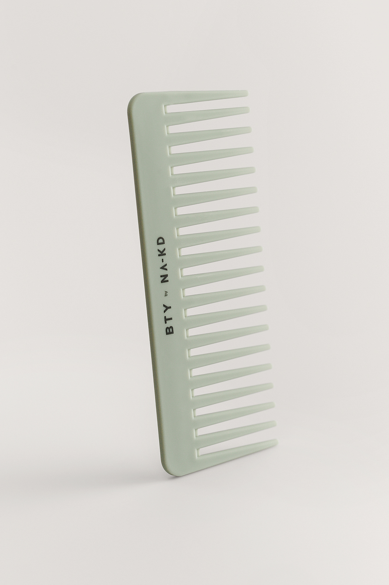 BTY by NA-KD Big Comb - Green