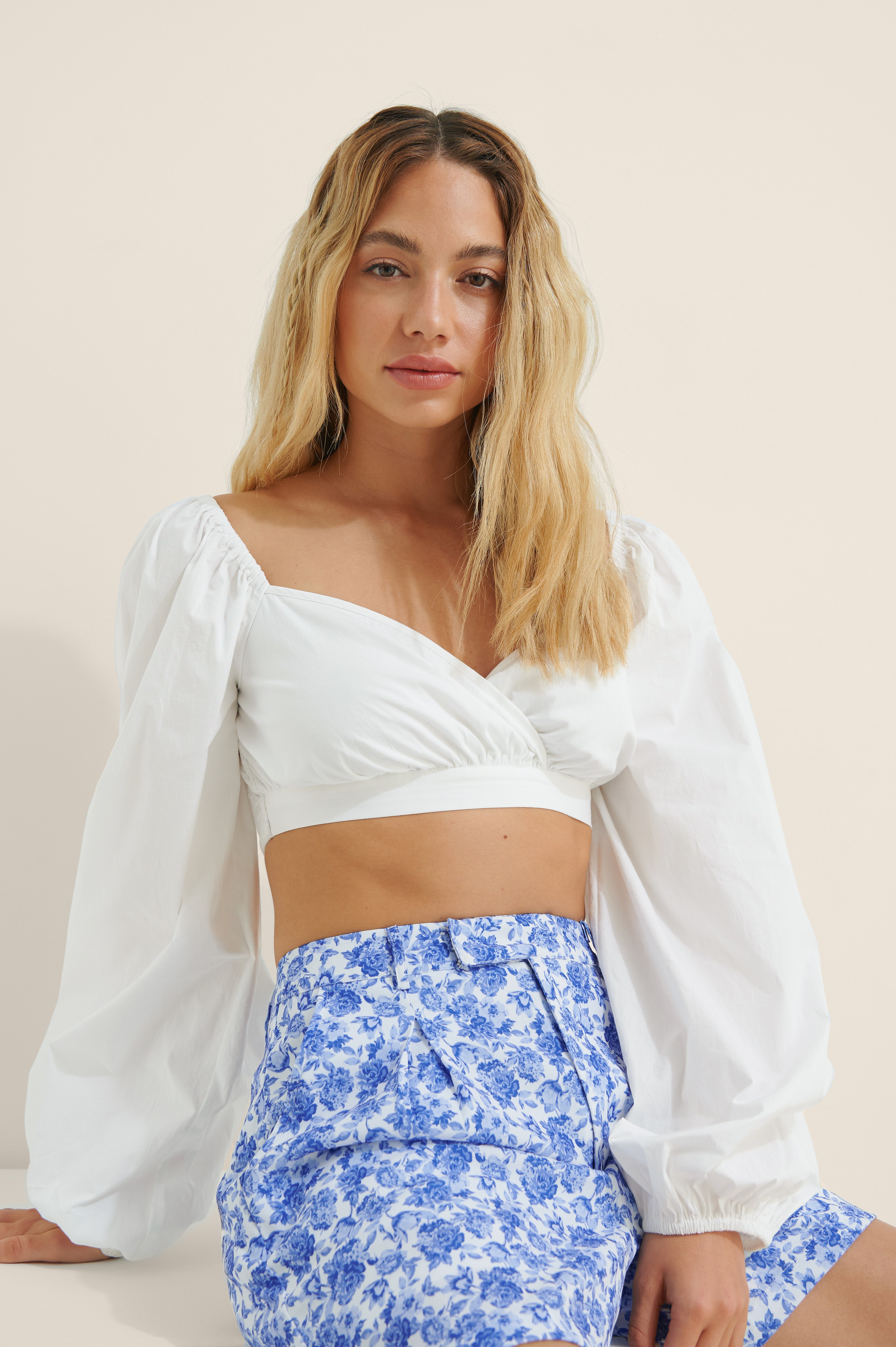 White Puff Sleeve Cropped Top