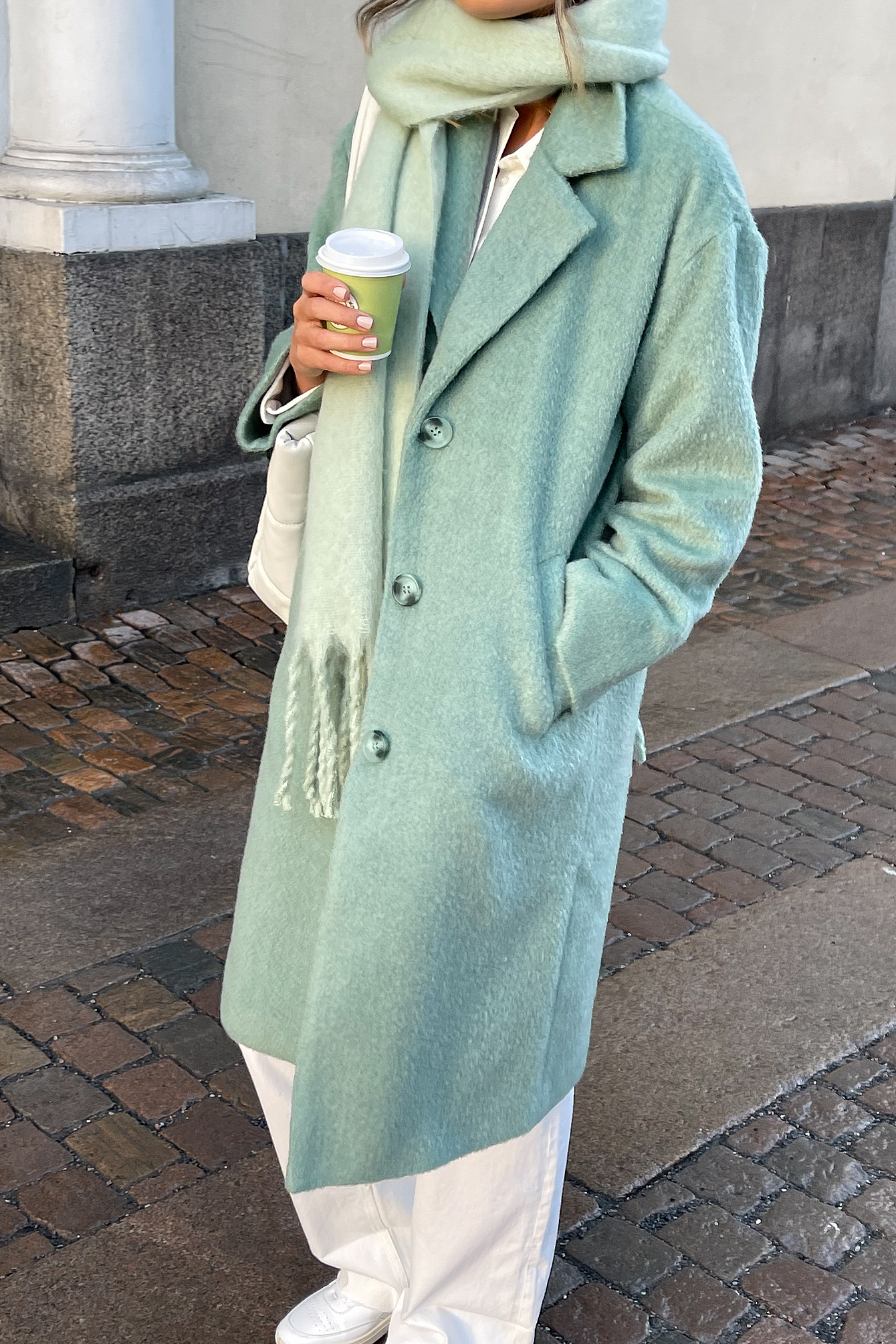 Abrigo con botones Verde | na-kd.com