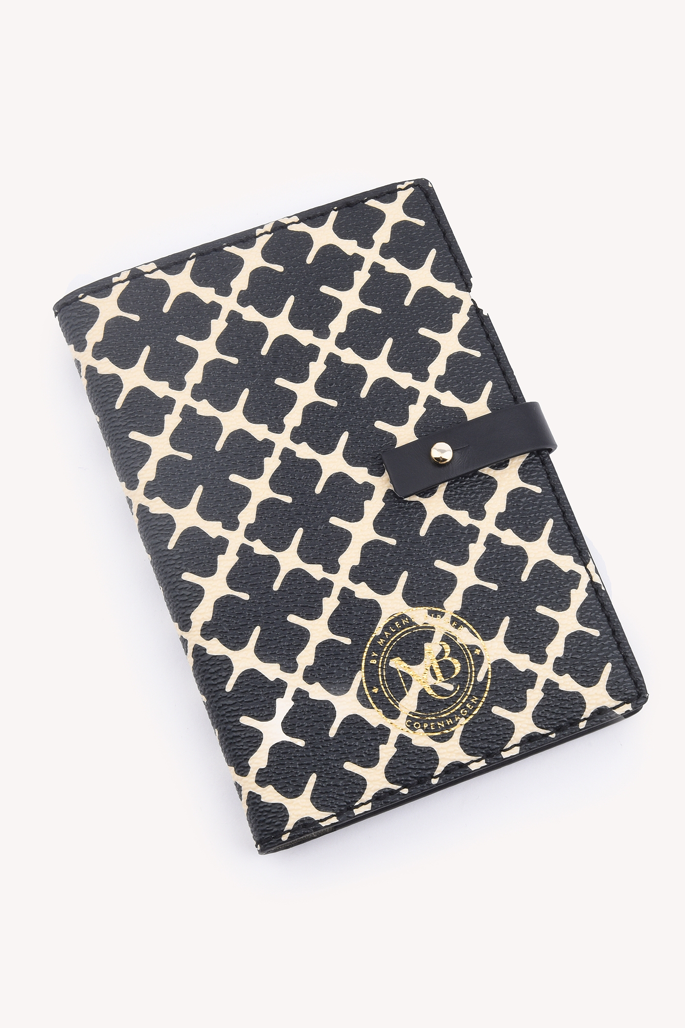 Passaporta Passport Cover Black NAKD