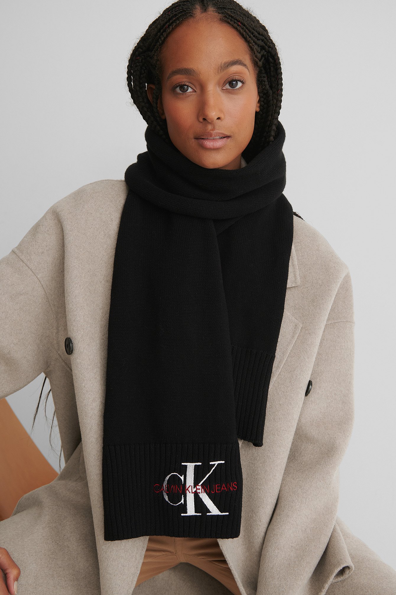Black Beauty Basic Knitted Scarf