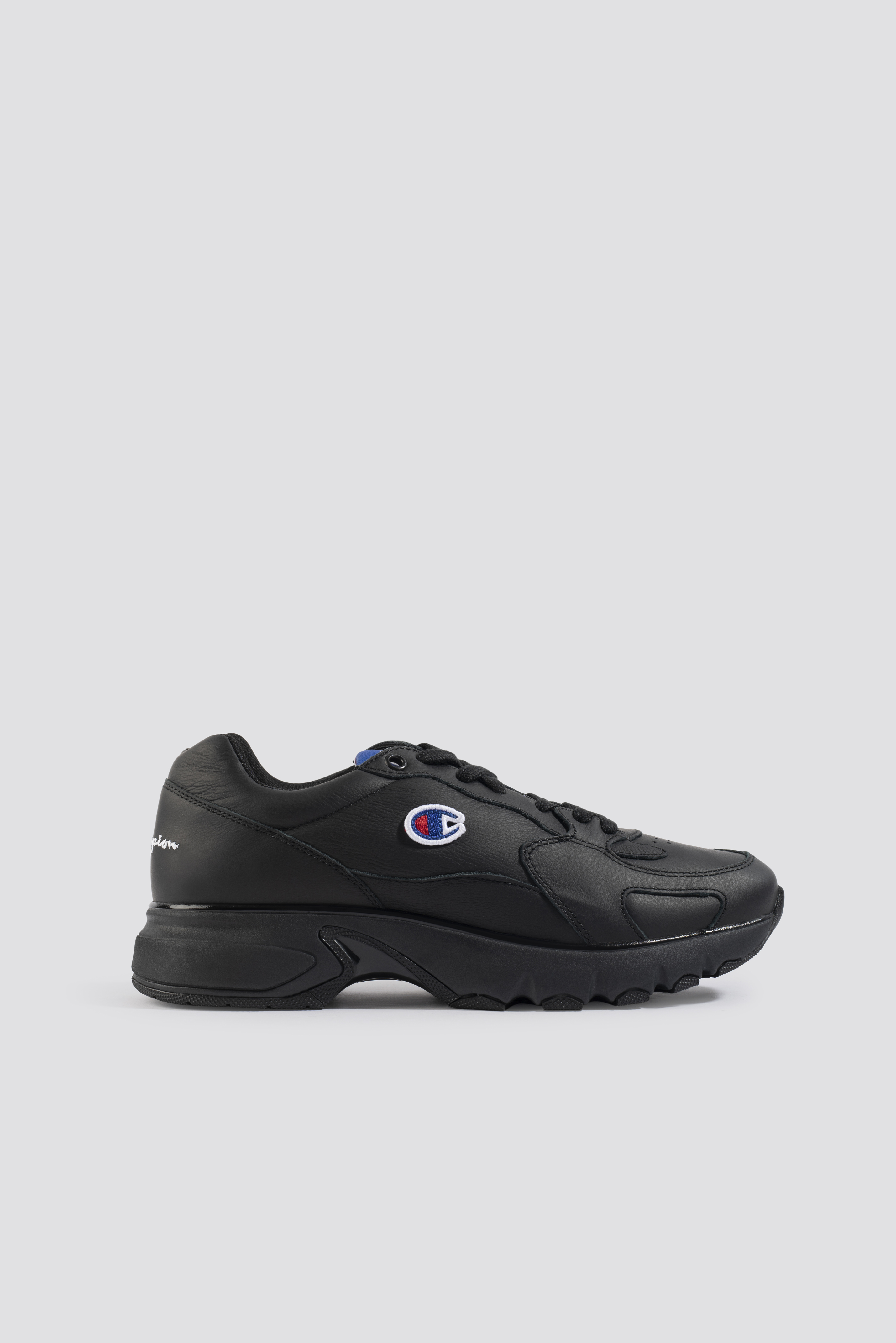 Cwa Low Cut Leather Sneaker Black