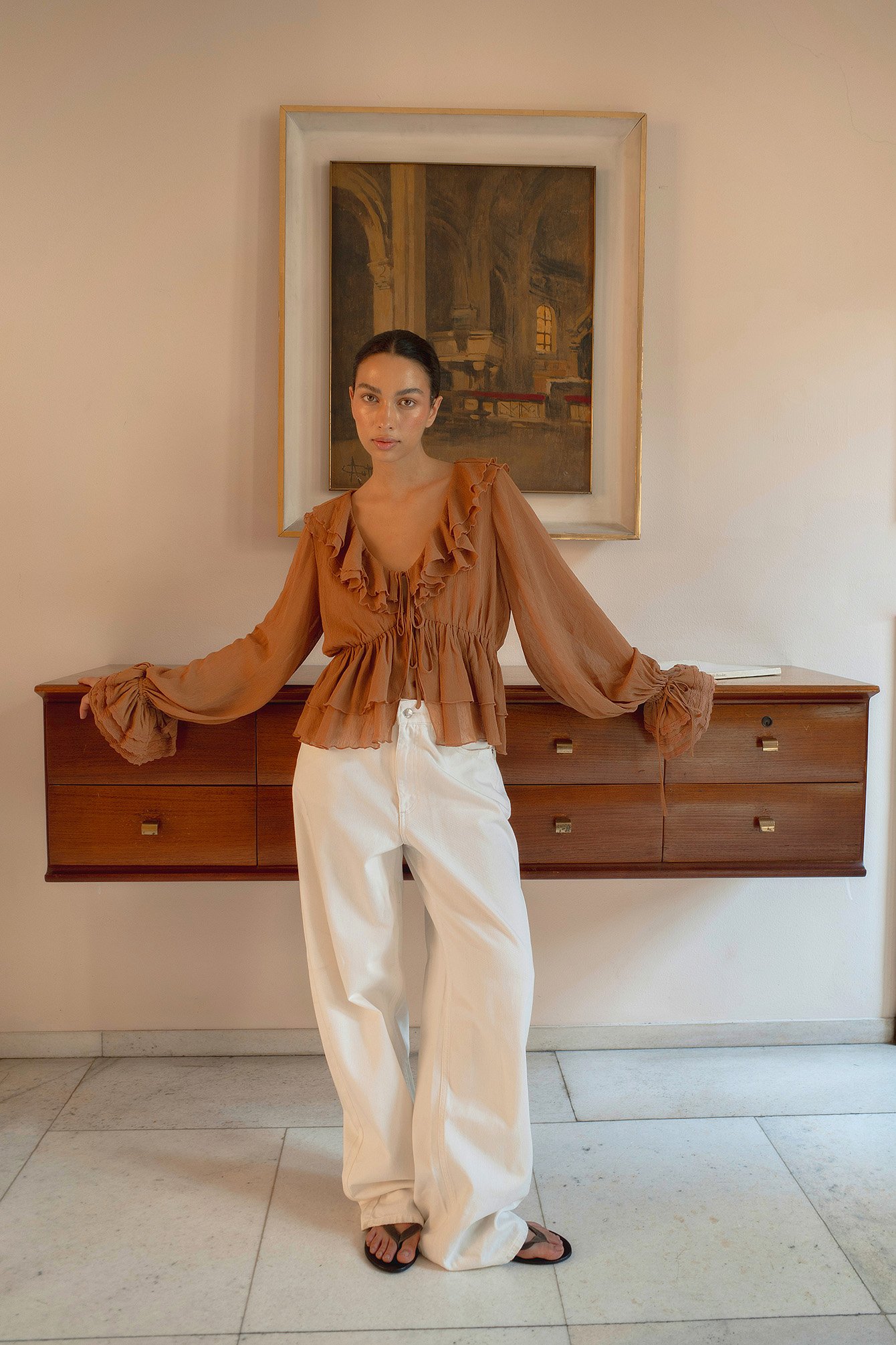 NA-KD - Chiffonbluse med lange ermer og volanger - Bluser - Brun - EU 38 - NA-KD / NAKD