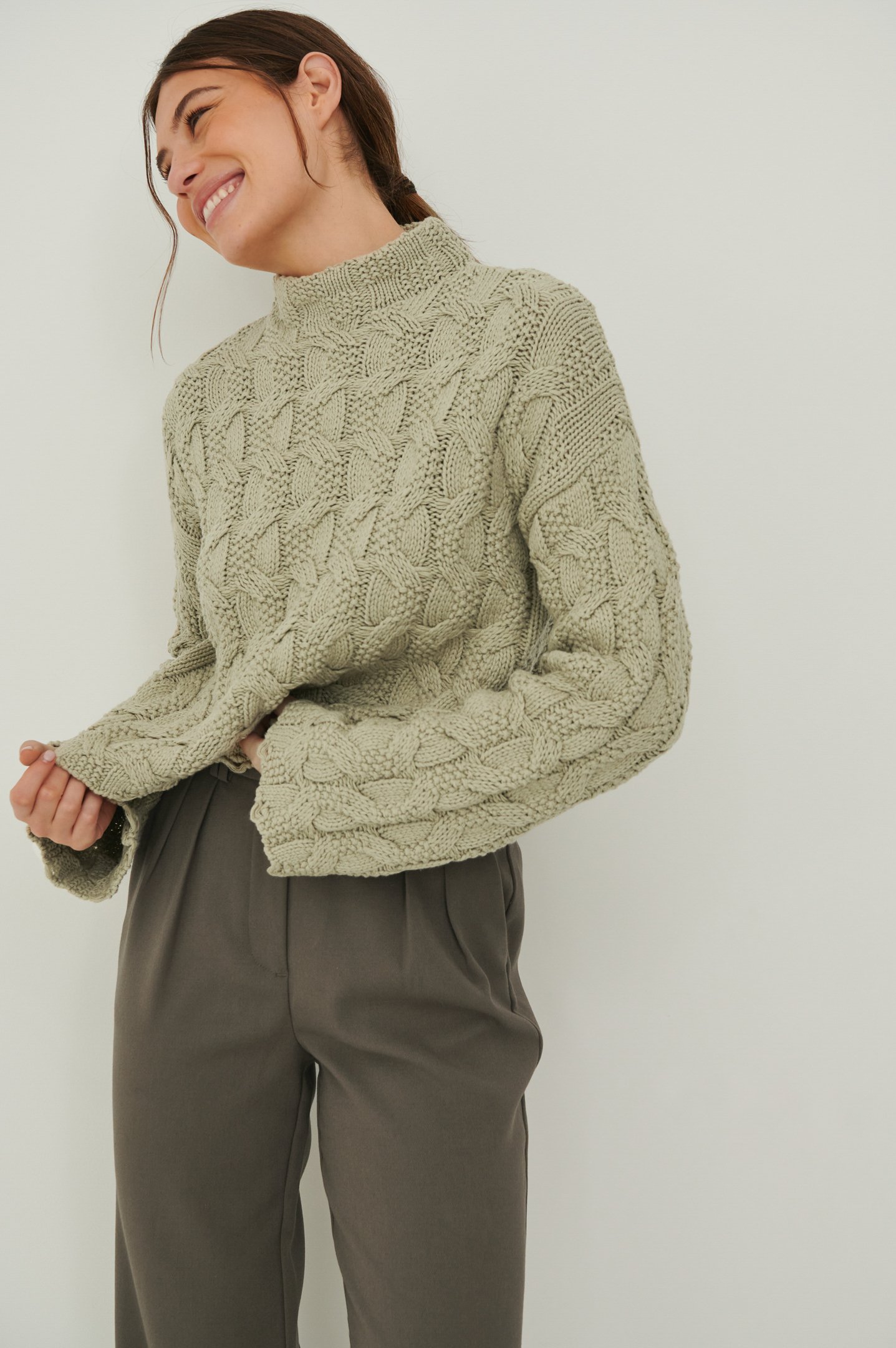 Sage Sweater met kabeldetail