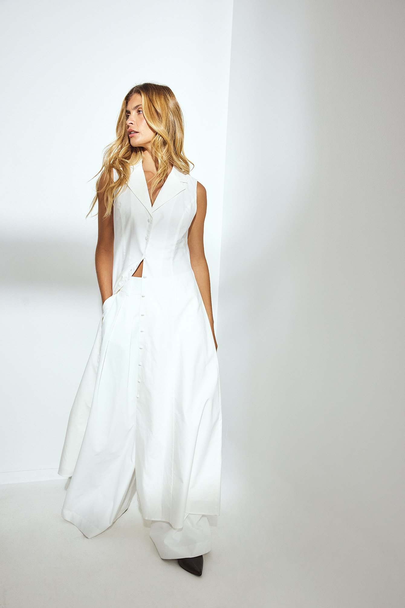 Lydia Tomlinson x NA-KD Midiklänning i bomull med knappar - Midiklänningar - Vit - EU 42 - NA-KD / NAKD