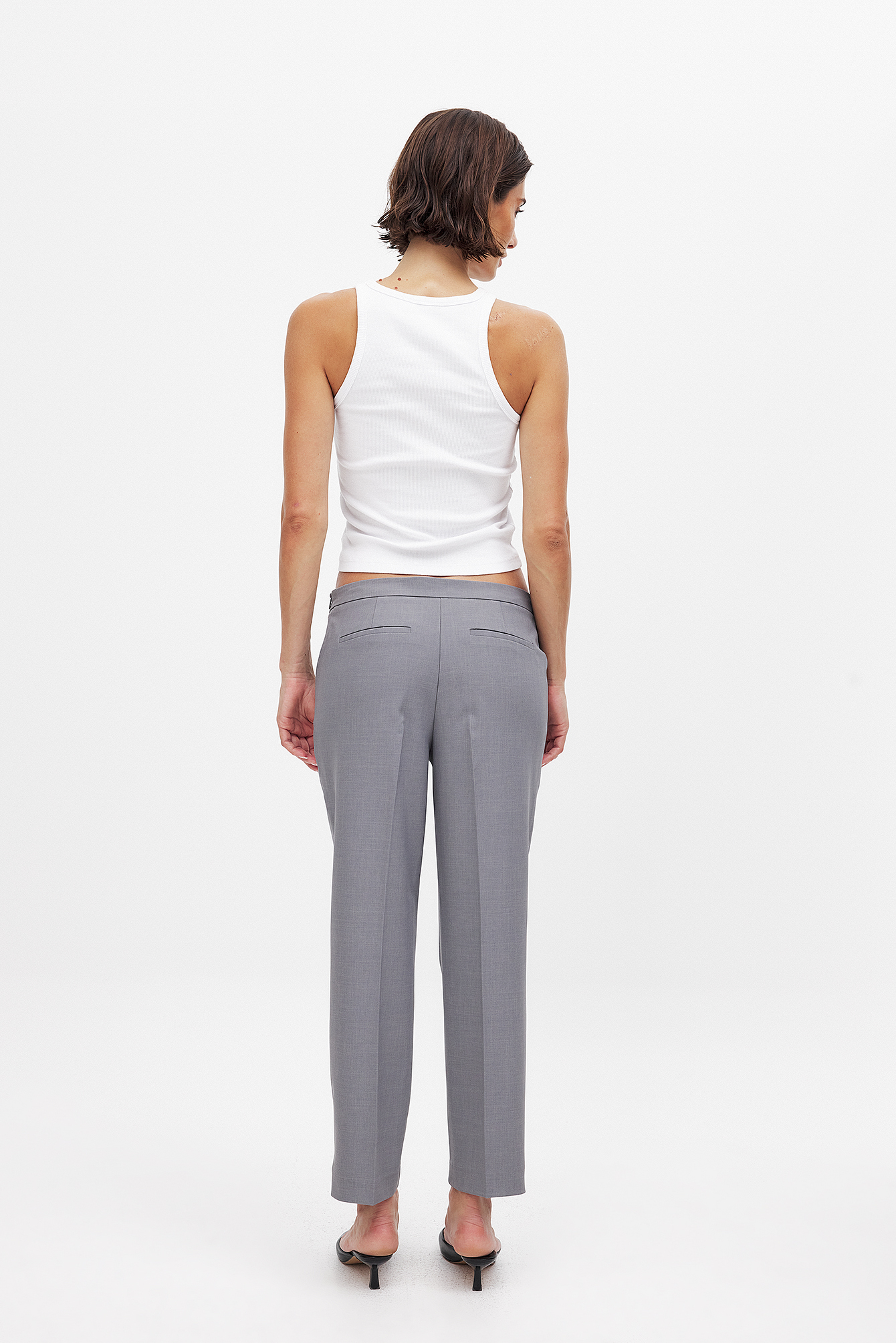 パンツ KHOKI Wide-leg cropped pants Gray KHOKI Wide-leg cropped pants Gray - メルカリ
