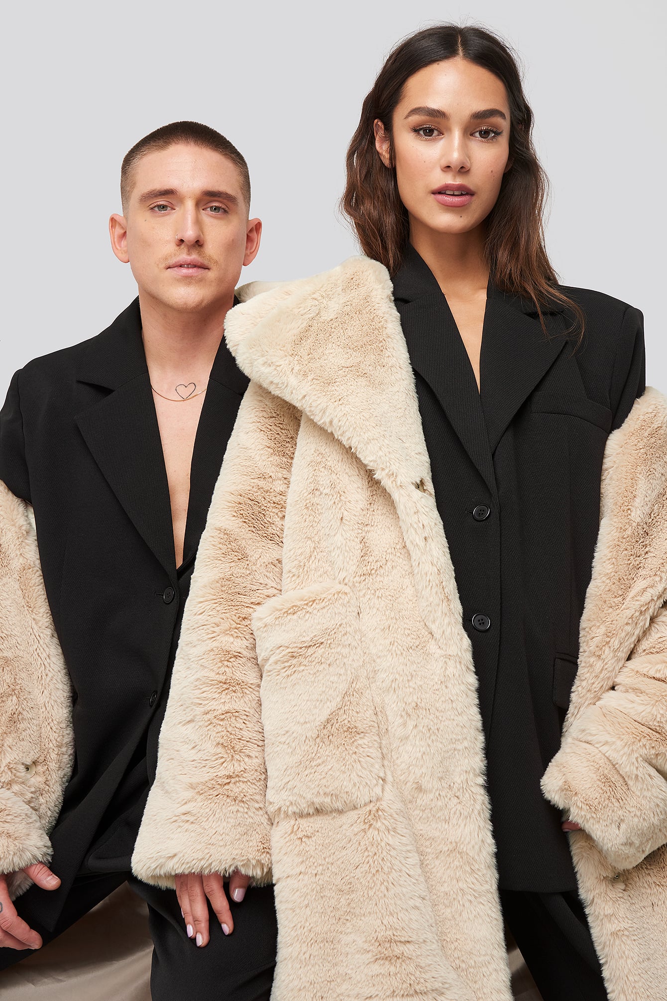 Big Front Pocket Faux Fur Coat Offwhite