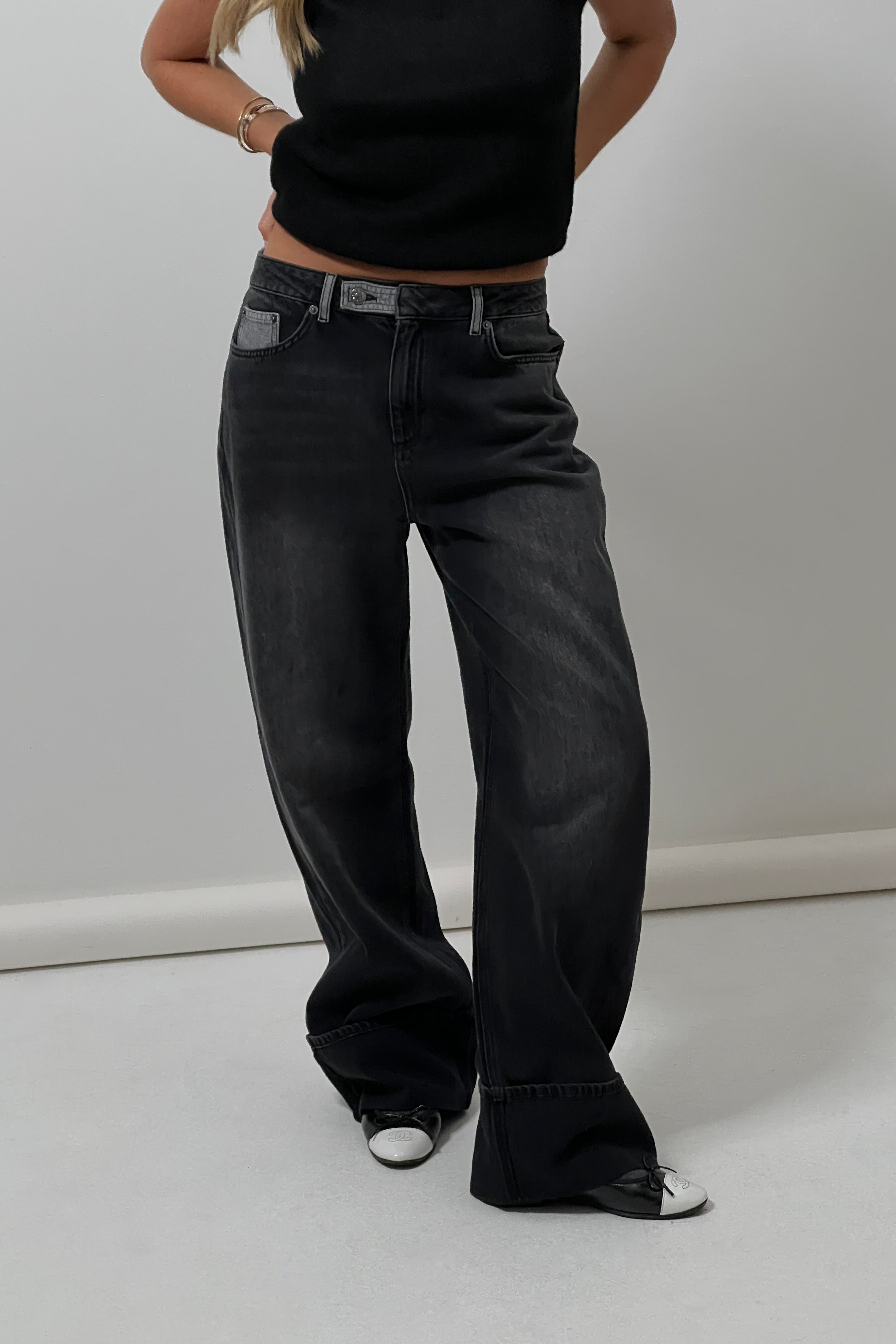 Damen Bekleidung Jeans Jeans mit gerader Passform NA-KD Denim Marije Zuurveld x Organische Jeans mit lockerer Passform LANG in Weiß 