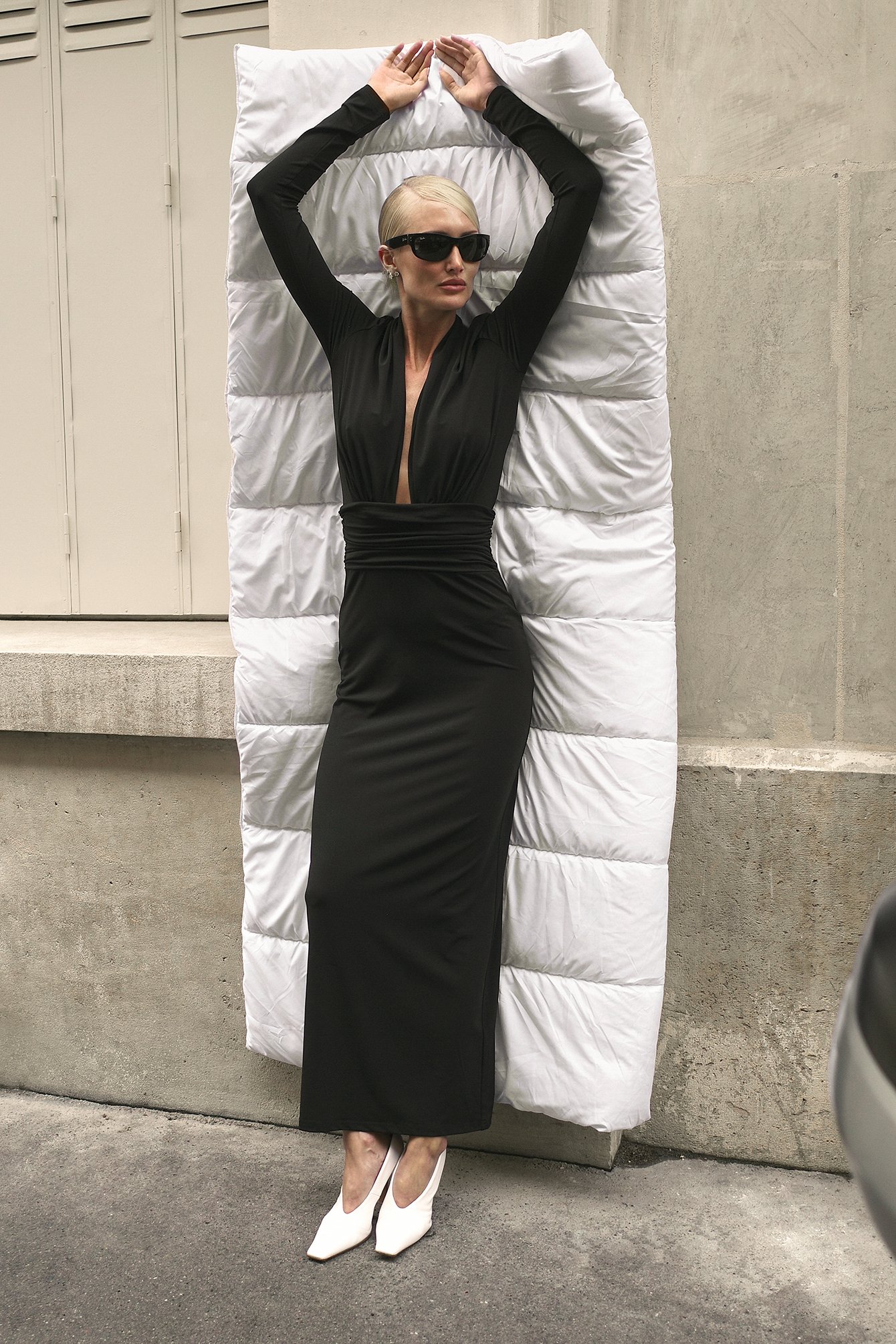 Lovisa Worge x NA-KD Gedrapeerde jersey maxi-jurk - Maxi jurken met lange mouwen - Zwart - S - NA-KD / NAKD