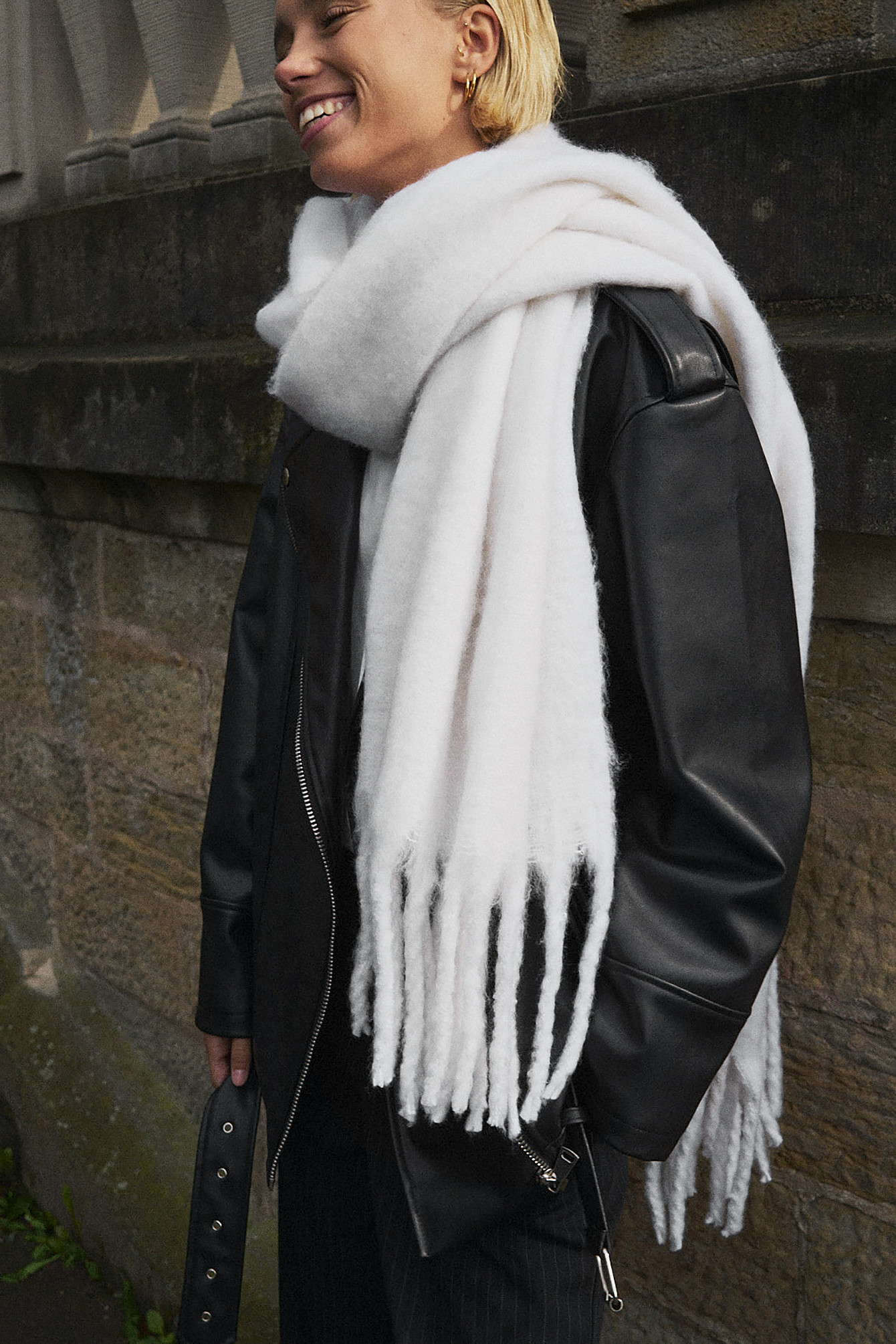 Knitted Scarf Offwhite NAKD