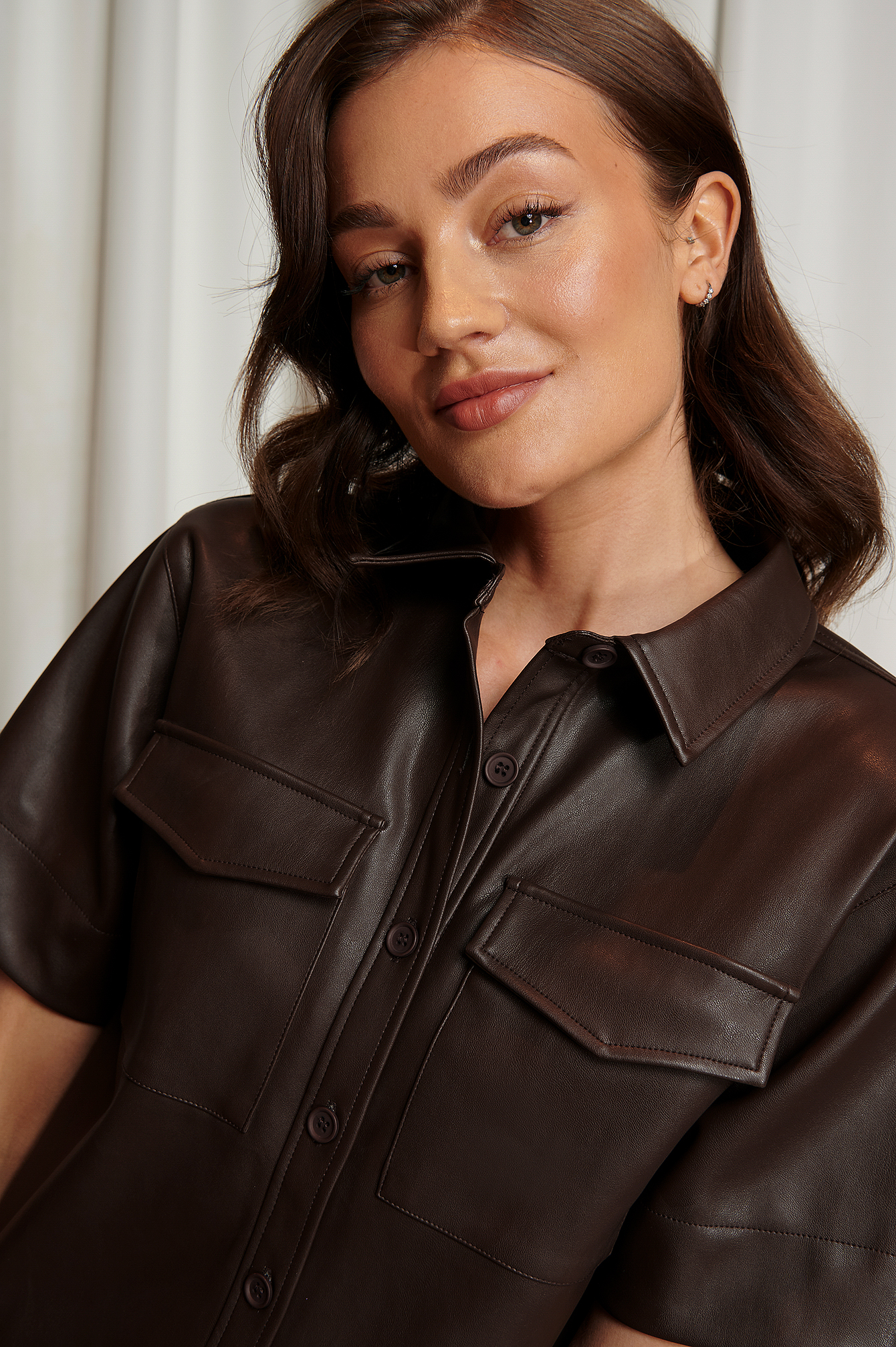 EMMA ELLINGSEN X NA-KD PU SHIRT - BROWN