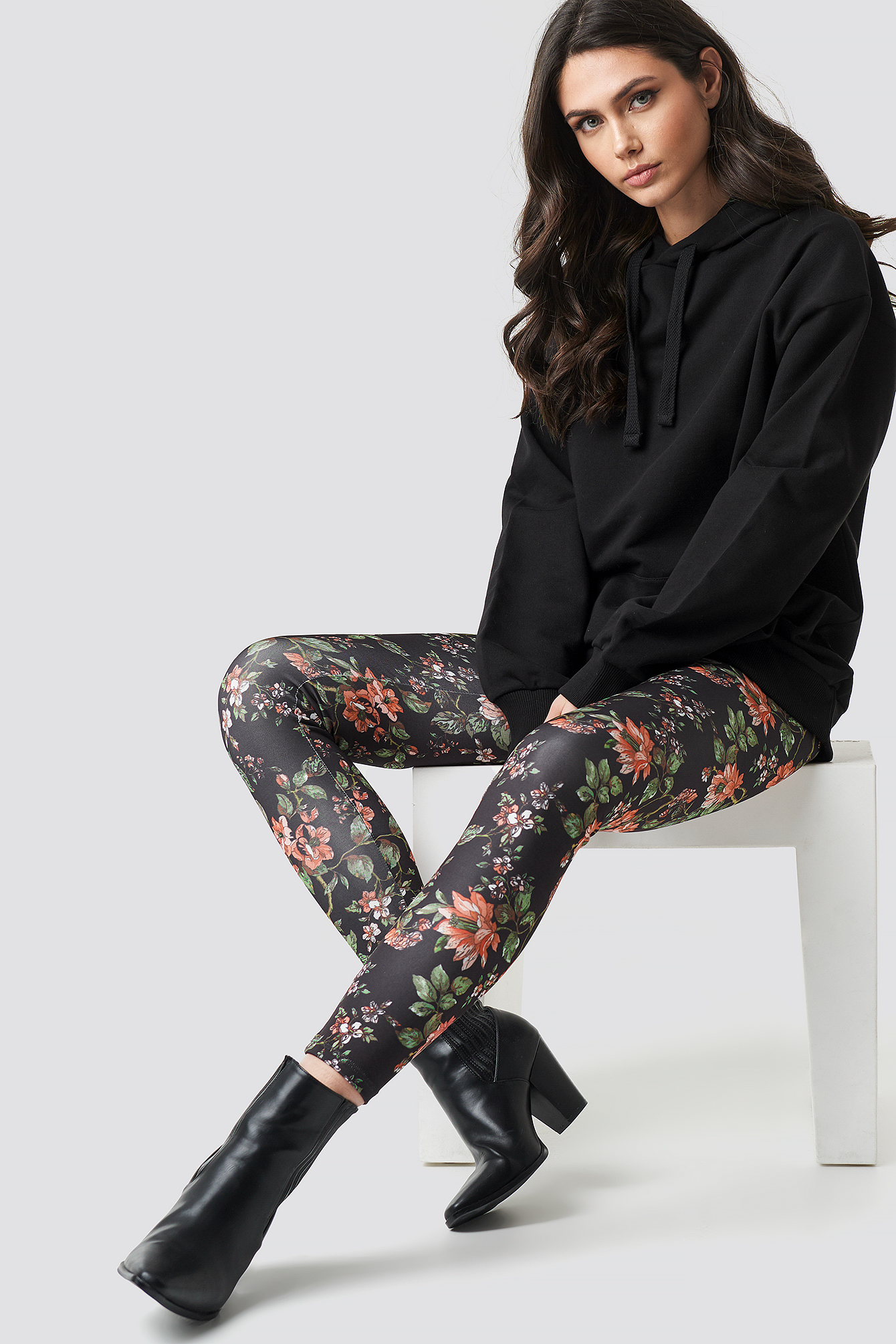 Dark Floral Leggings Floral