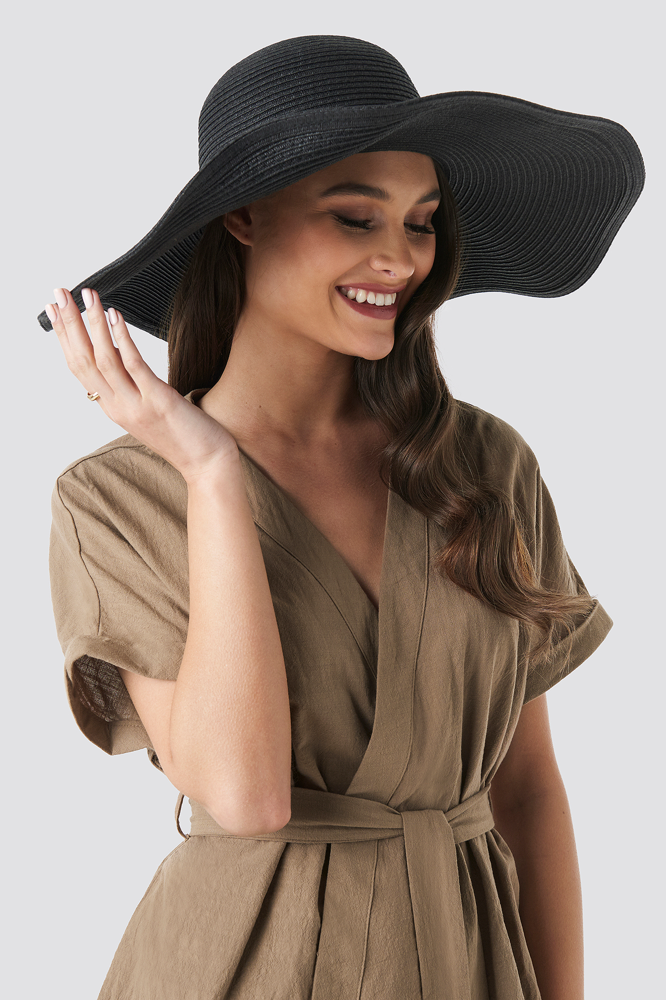Oversize Straw Hat Black