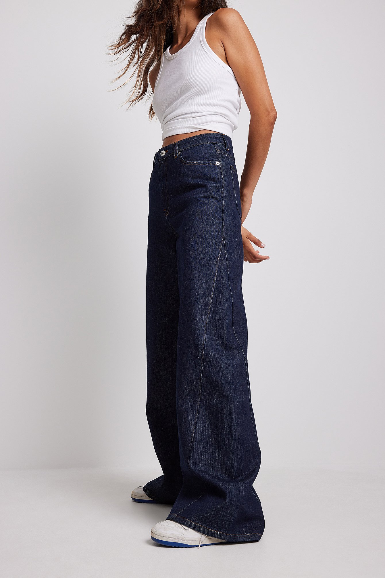 NA-KD Denim Jeans mit sehr weiten Beinen in Blau Damen Bekleidung Jeans Ausgestellte Jeans 