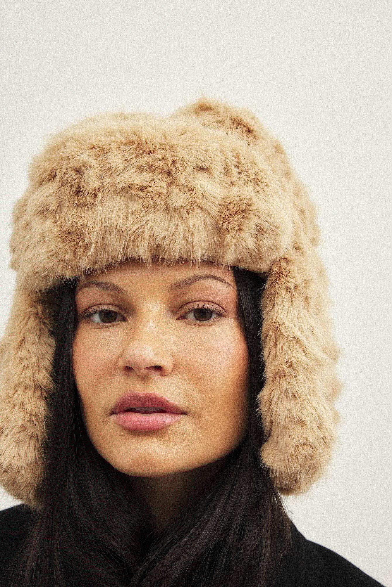 Handpicked x NA-KD Mütze aus Kunstfell - Hüte & Mützen - Beige - Medium/Large - NA-KD / NAKD