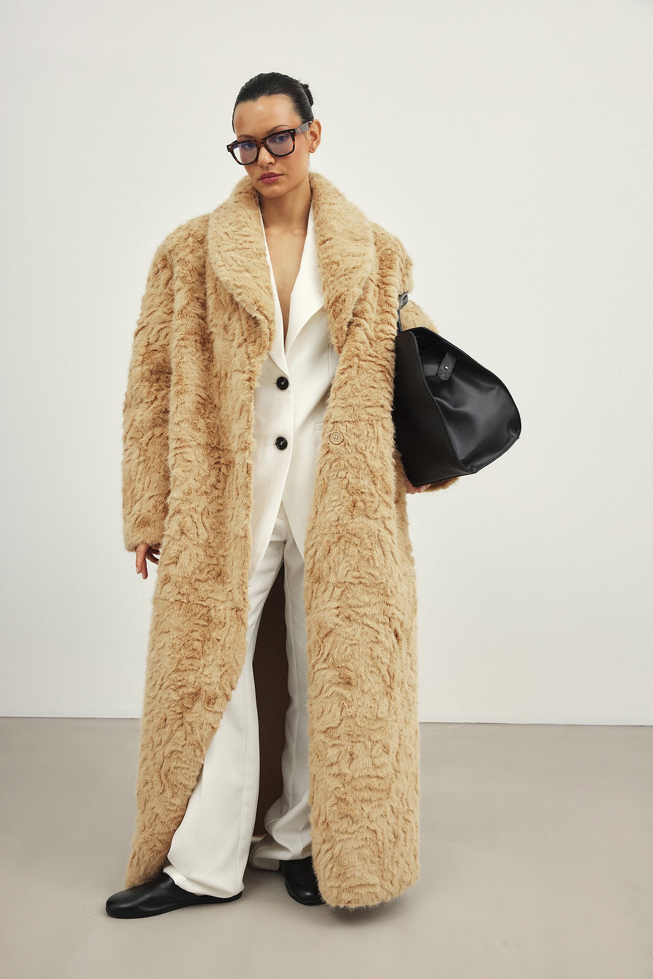 Handpicked x NA-KD Maxi abrigo oversize de piel sintética - Faux Fur Jackets & Coats - Beige - EU 34 - NA-KD / NAKD