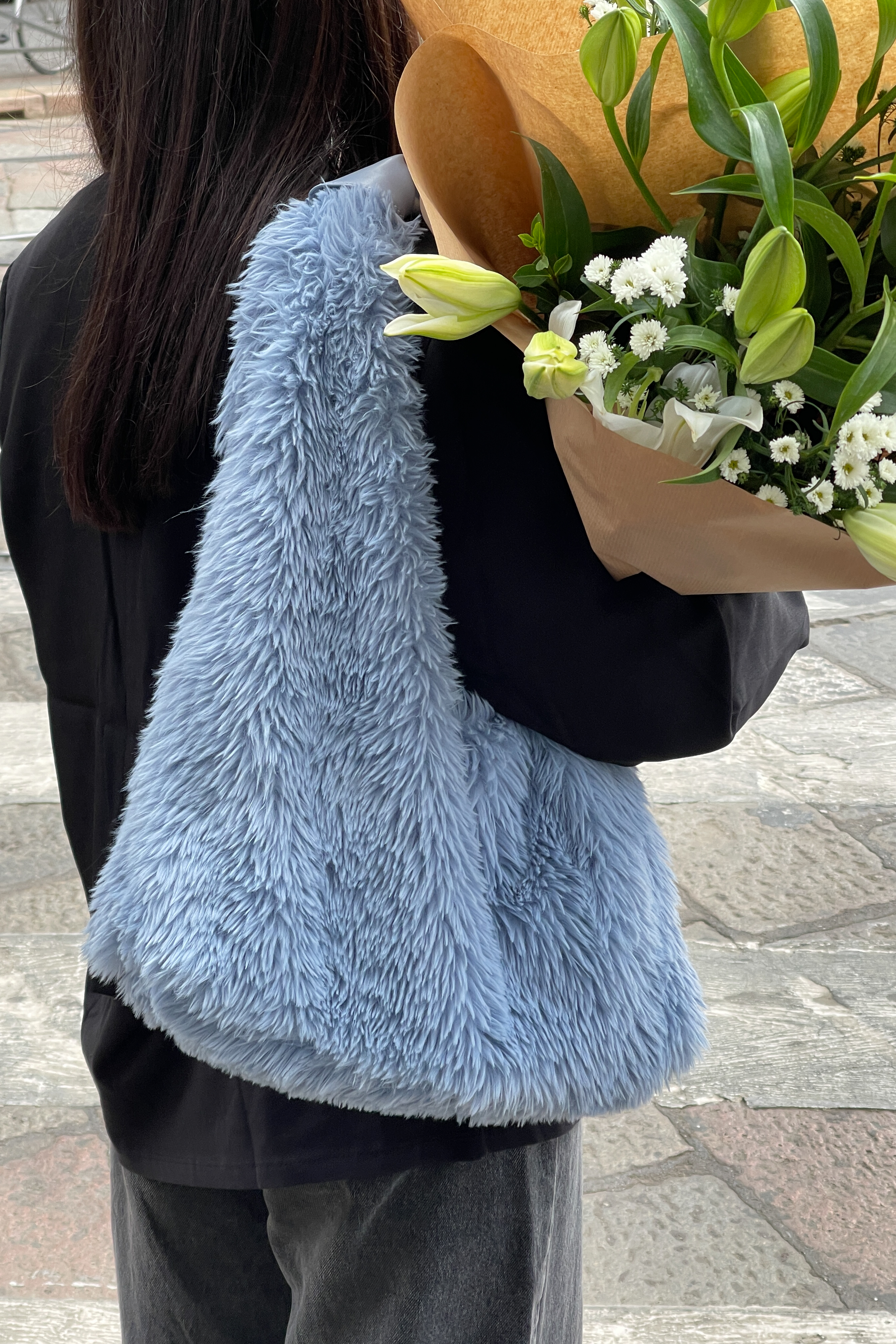 Blue Puszysta torba ze sztucznego futra