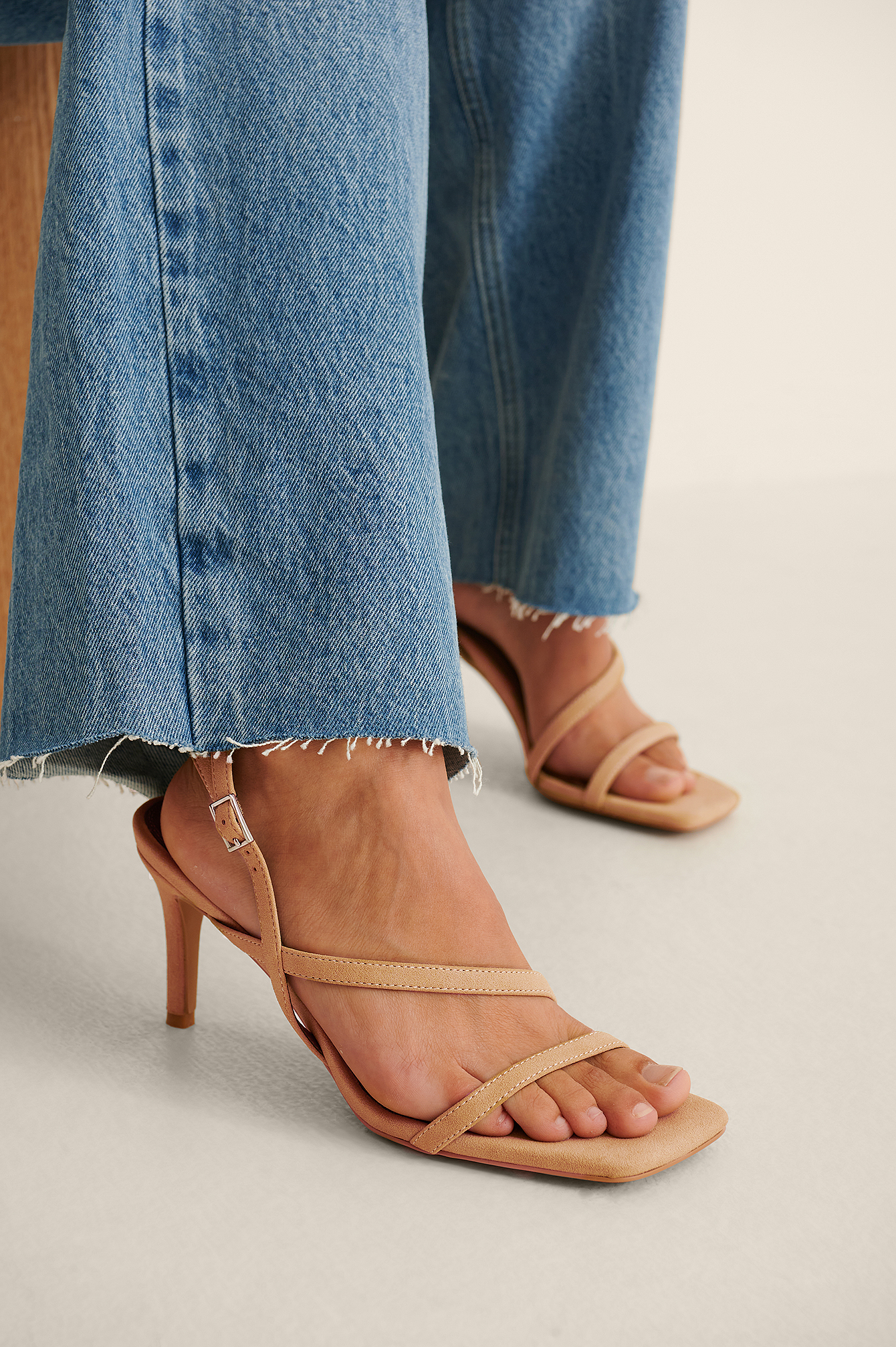 Hakken Van Imitatiesuède Met Bandjes Beige | na-kd.com