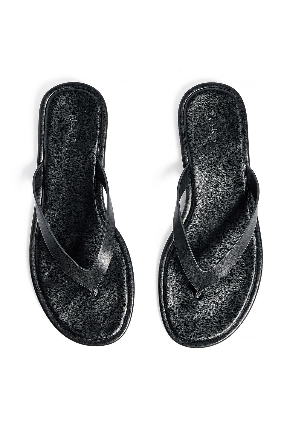 Flat flip-flop sandals