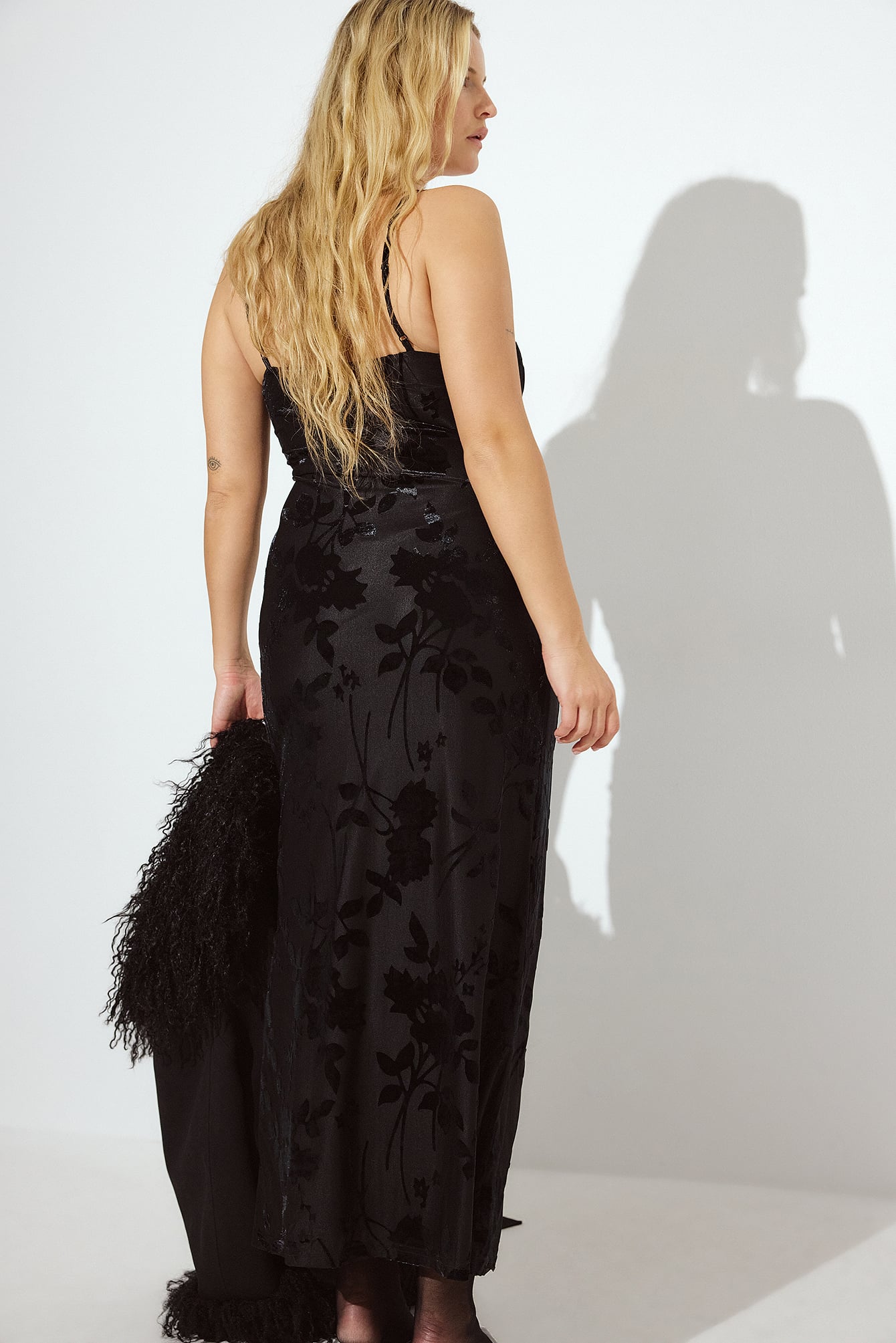 Flower Mesh Maxi Dress Black | NA-KD
