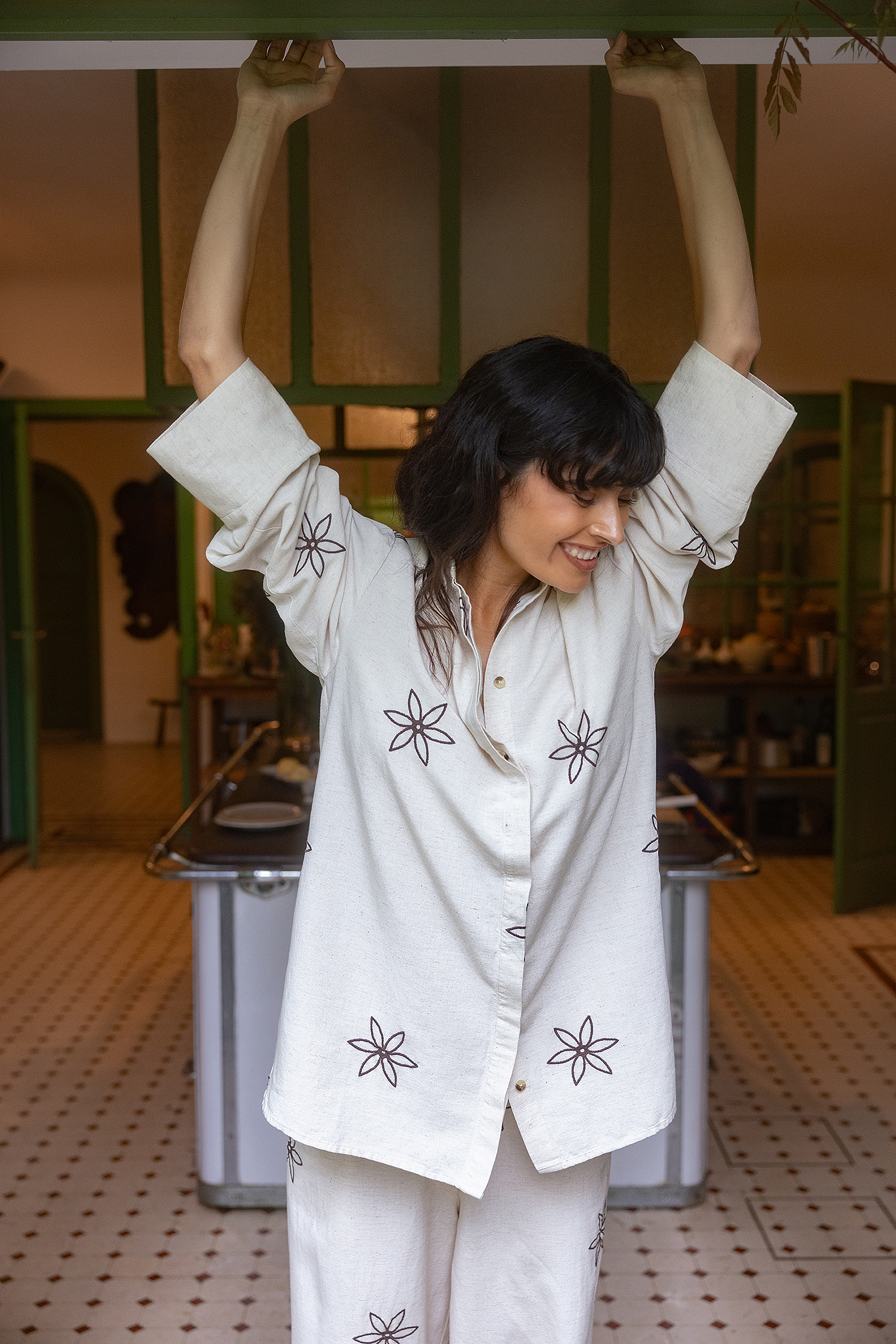 Flower Detail Oversized Shirt Beige | NA-KD Flower Detail Oversized Shirt Beige | NA-KD