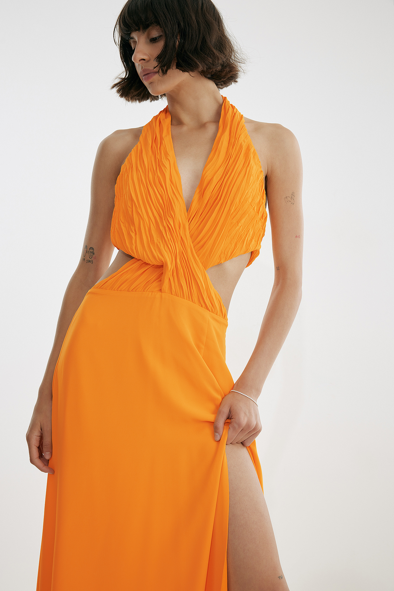 Josefine HJ x NA-KD Flowy Maxi Halterneck Dress - Orange