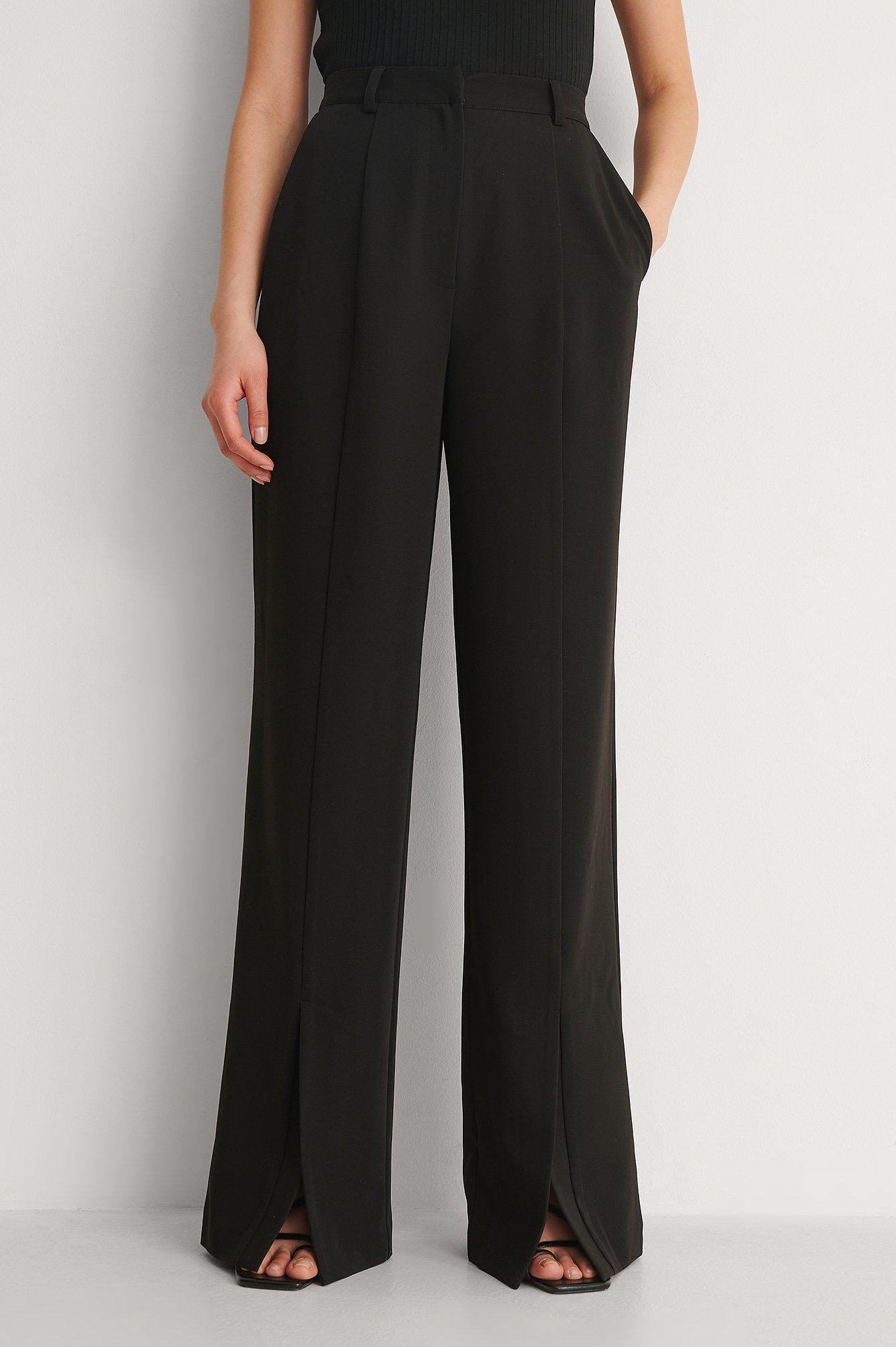 Damen Bekleidung Hosen und Chinos Ausgestellte und Palazzo Hosen NA-KD Synthetik Trend Front Slit Jersey Pants in Braun 