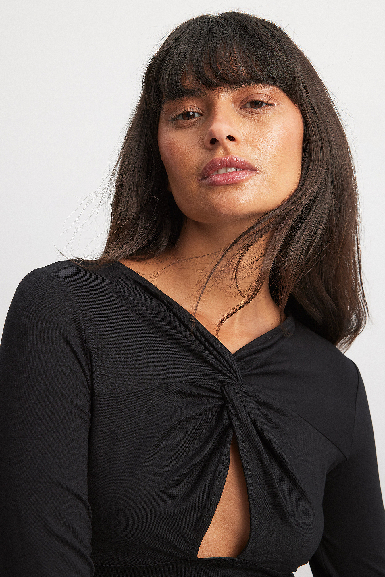 Front Twist Top Black NAKD