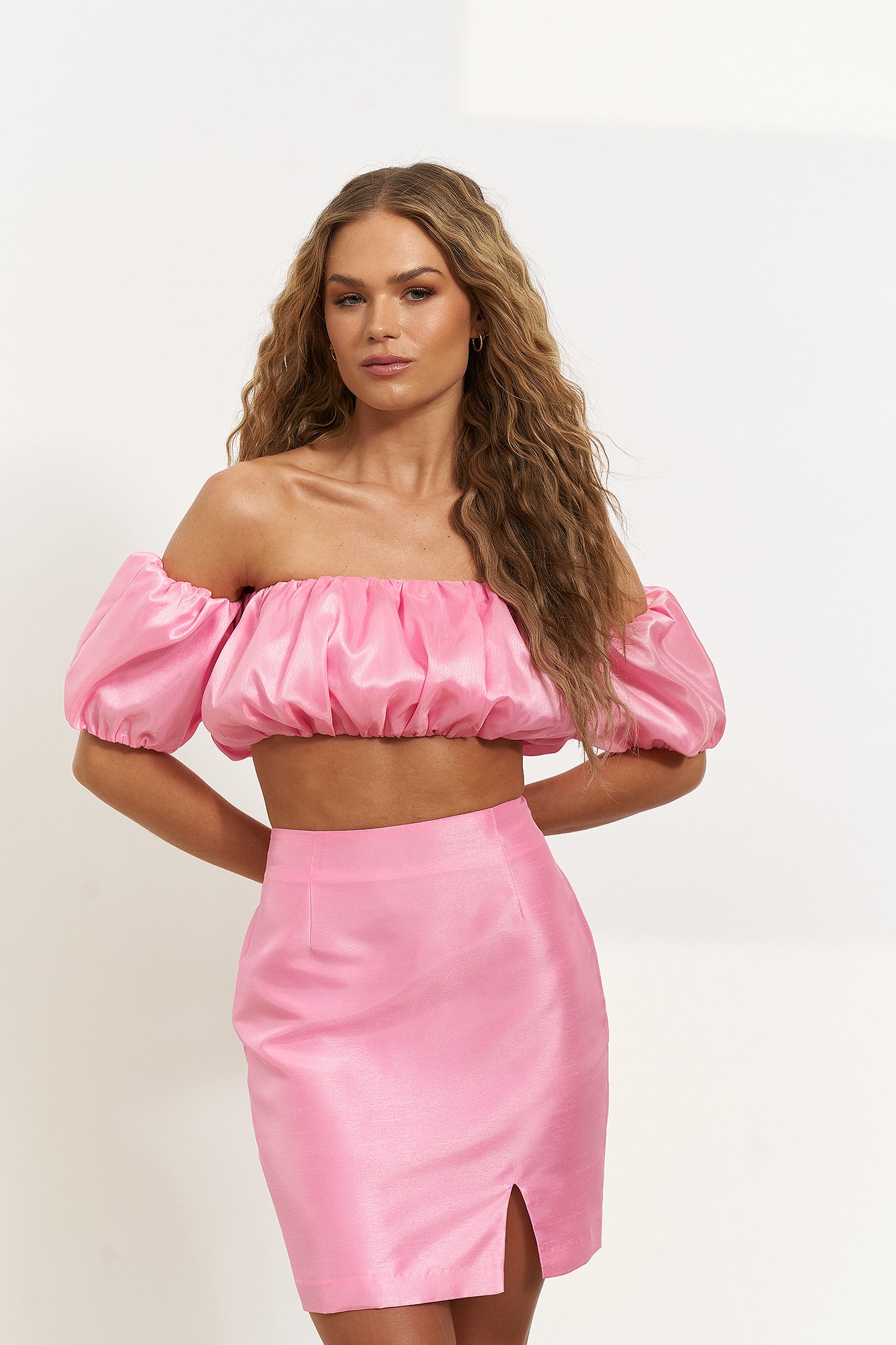 Pink Schulterfreies Kleid Mit Puffärmeln