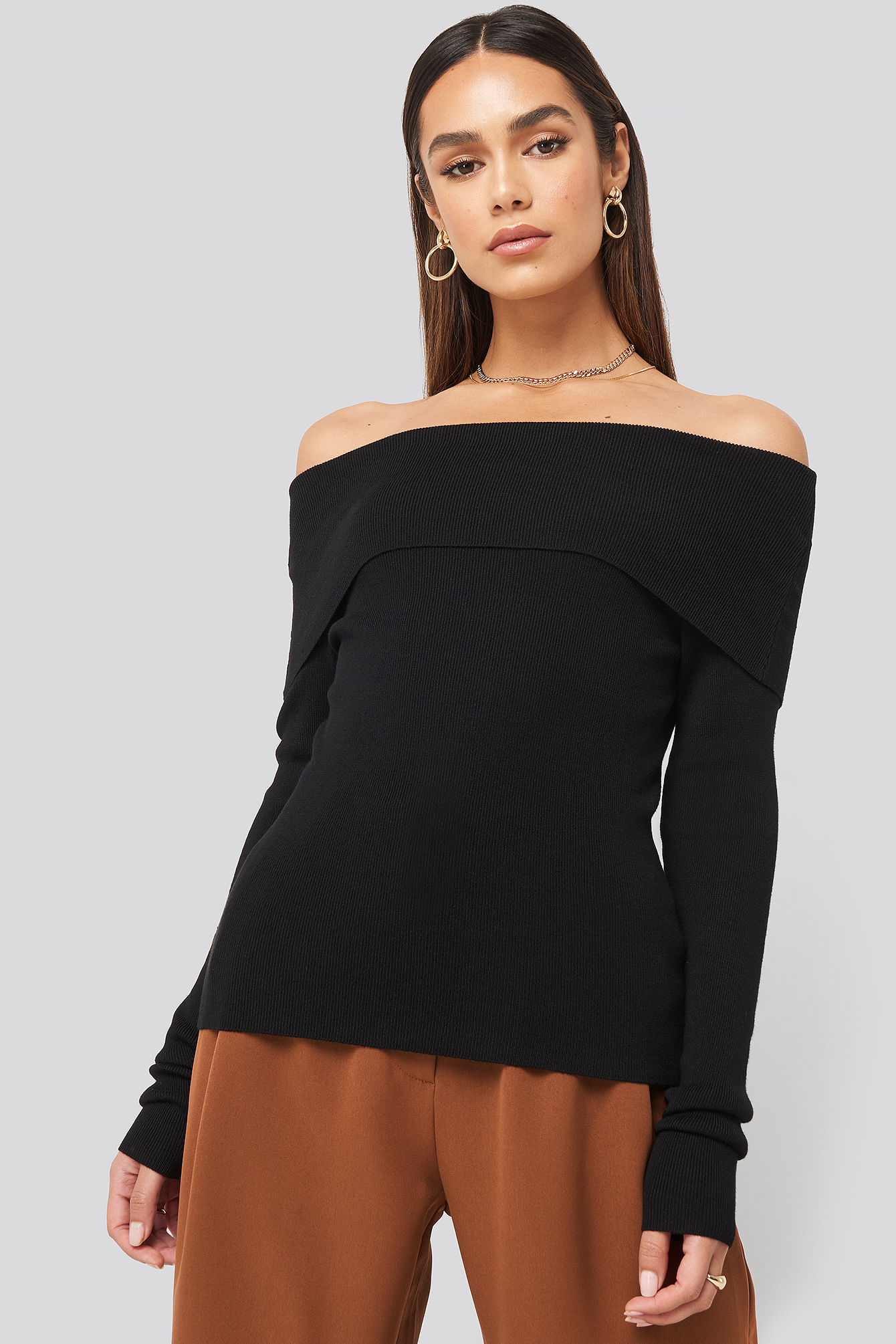 Slash Collar Pullover Black