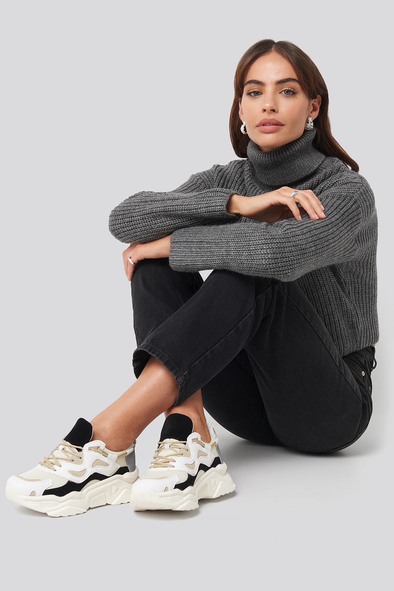 Sporty Chunky Sole Sneakers Black/White